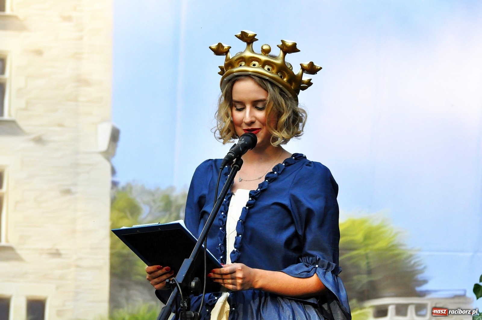 Zdjęcie w galerii na portalu naszraciborz.pl: Uprowadzenie - inscenizacja na tle starych ruin w Łubowicach [FOTO i WIDEO]  wiadomości z regionu