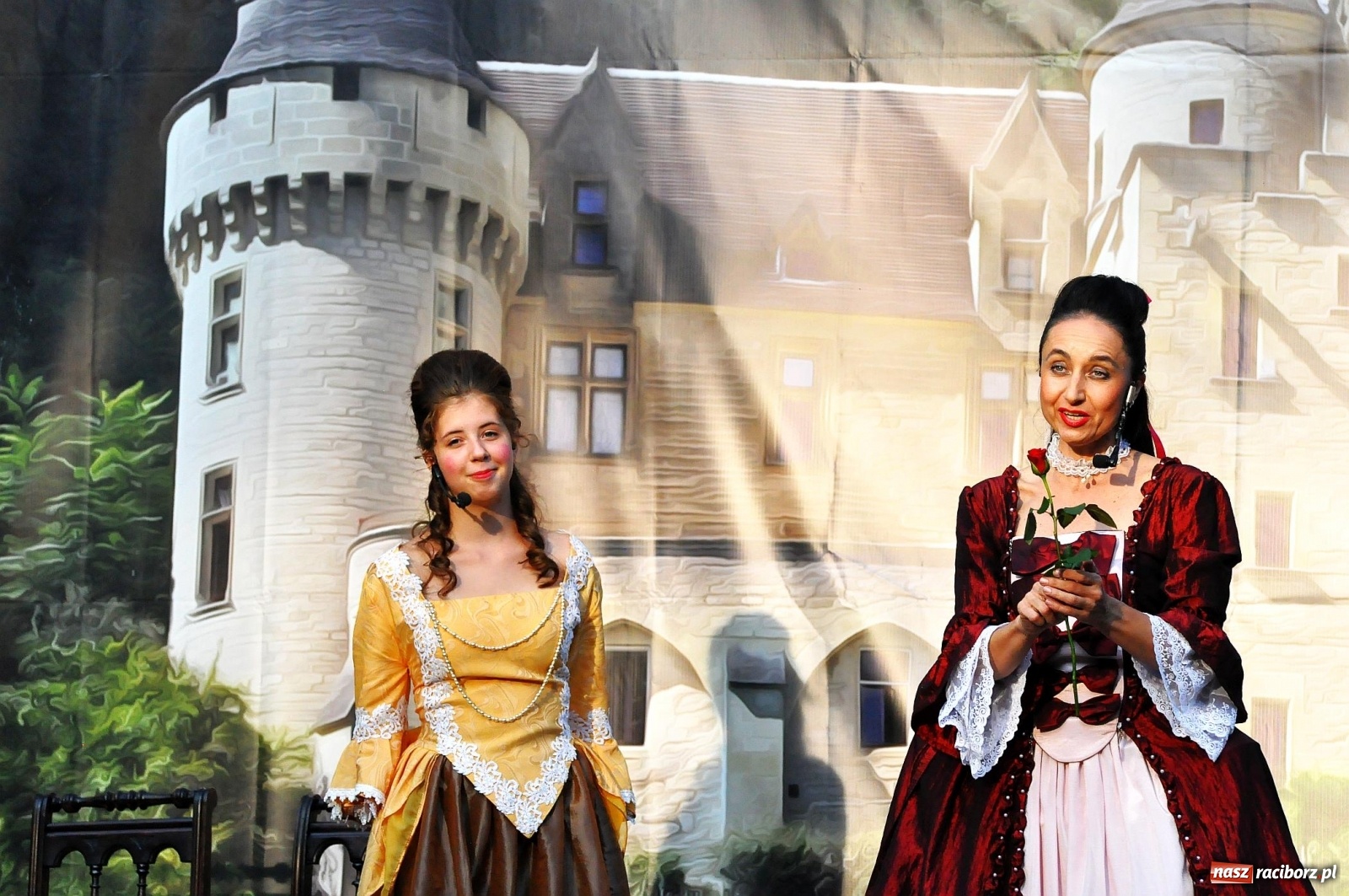 Zdjęcie w galerii na portalu naszraciborz.pl: Uprowadzenie - inscenizacja na tle starych ruin w Łubowicach [FOTO i WIDEO]  wiadomości z regionu