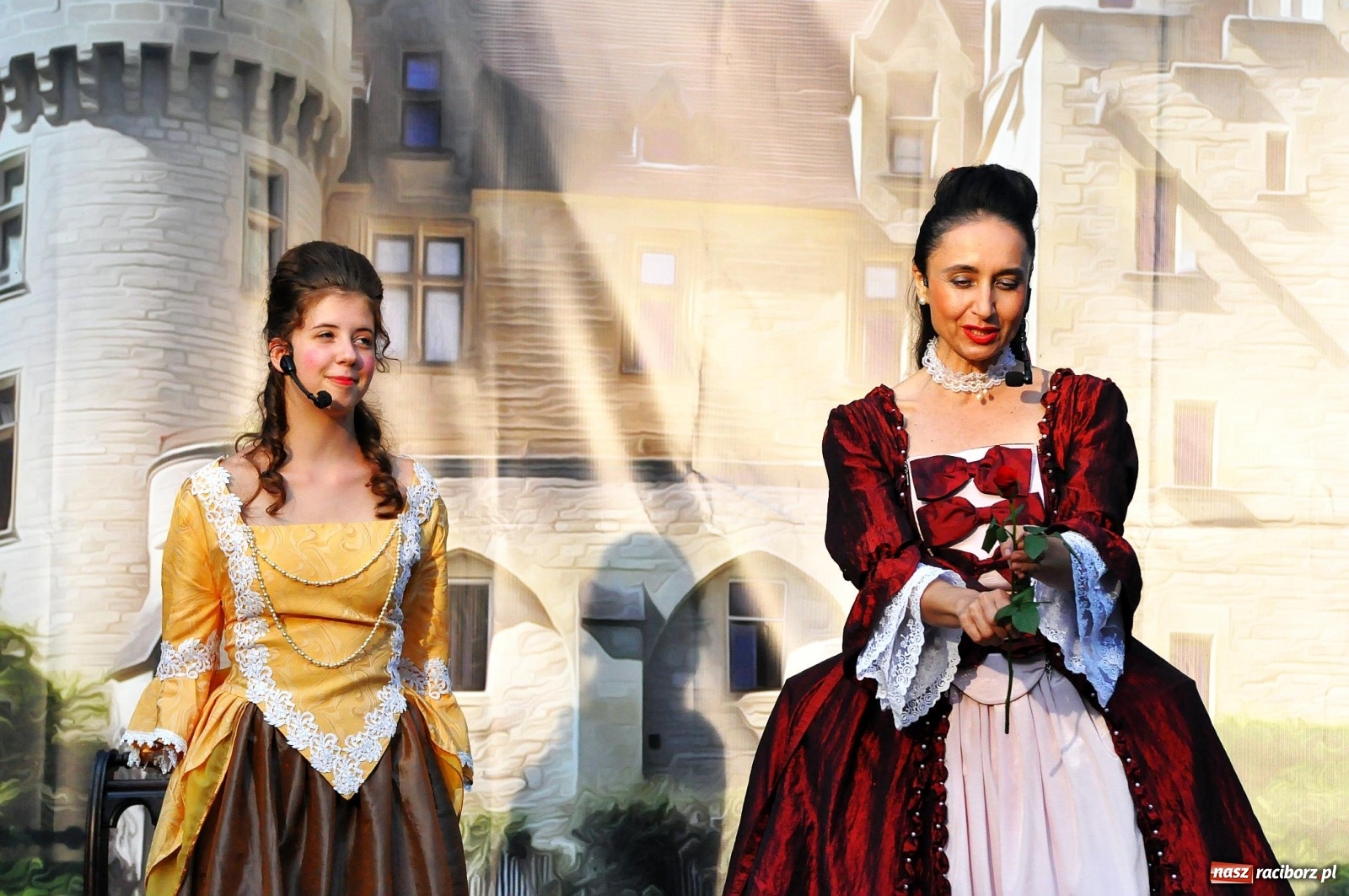 Zdjęcie w galerii na portalu naszraciborz.pl: Uprowadzenie - inscenizacja na tle starych ruin w Łubowicach [FOTO i WIDEO]  wiadomości z regionu