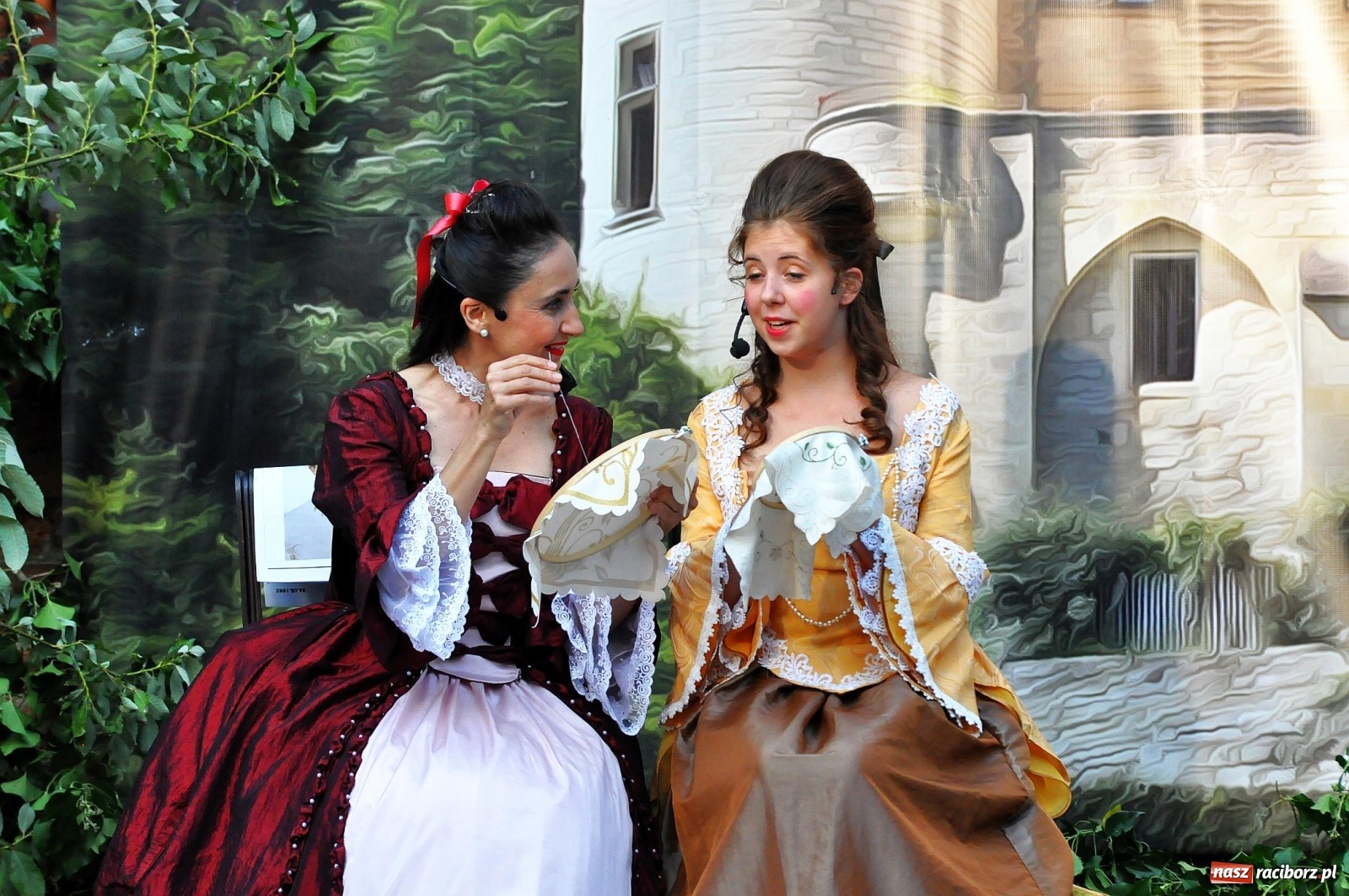 Zdjęcie w galerii na portalu naszraciborz.pl: Uprowadzenie - inscenizacja na tle starych ruin w Łubowicach [FOTO i WIDEO]  wiadomości z regionu