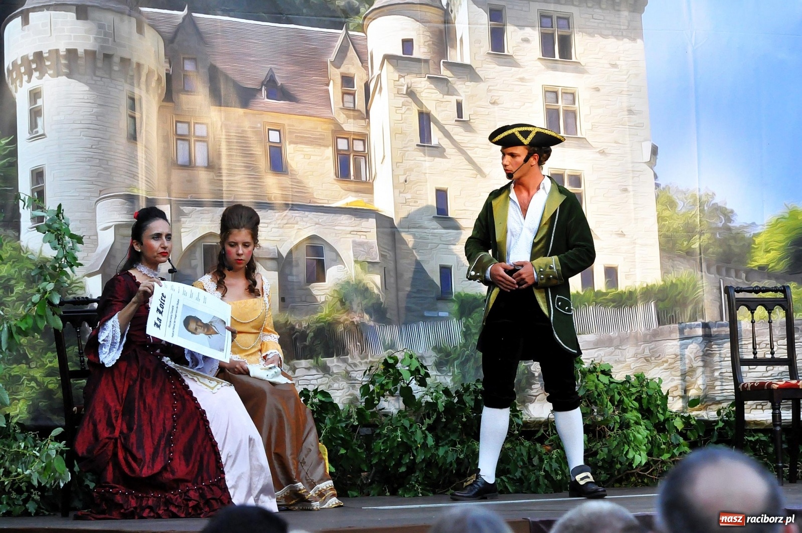 Zdjęcie w galerii na portalu naszraciborz.pl: Uprowadzenie - inscenizacja na tle starych ruin w Łubowicach [FOTO i WIDEO]  wiadomości z regionu