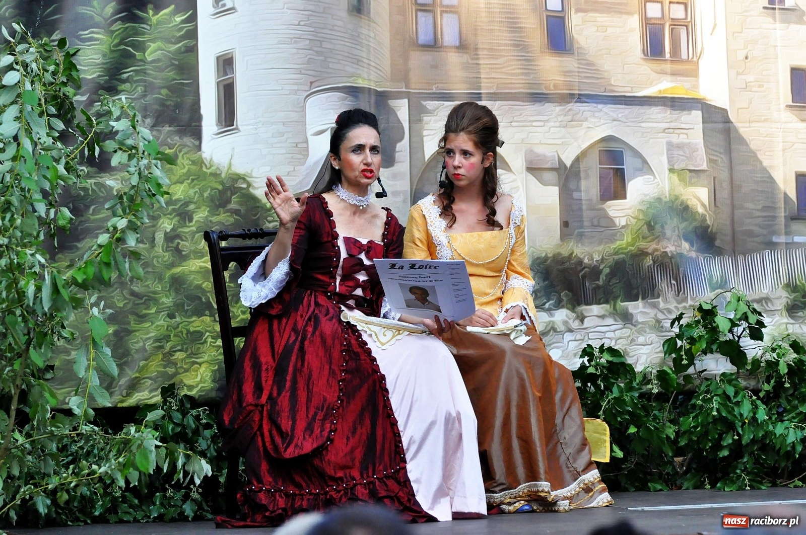 Zdjęcie w galerii na portalu naszraciborz.pl: Uprowadzenie - inscenizacja na tle starych ruin w Łubowicach [FOTO i WIDEO]  wiadomości z regionu