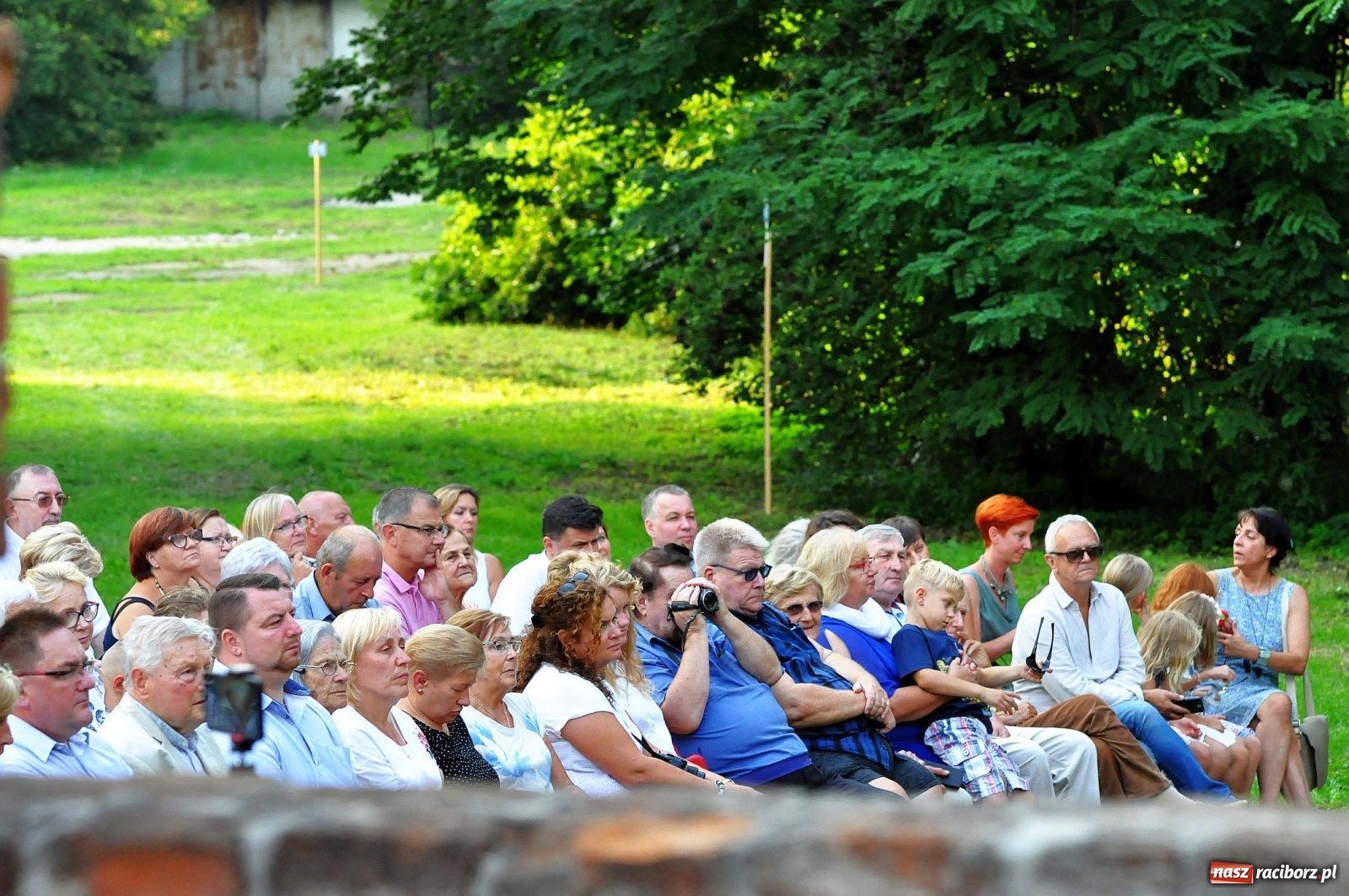 Zdjęcie w galerii na portalu naszraciborz.pl: Uprowadzenie - inscenizacja na tle starych ruin w Łubowicach [FOTO i WIDEO]  wiadomości z regionu