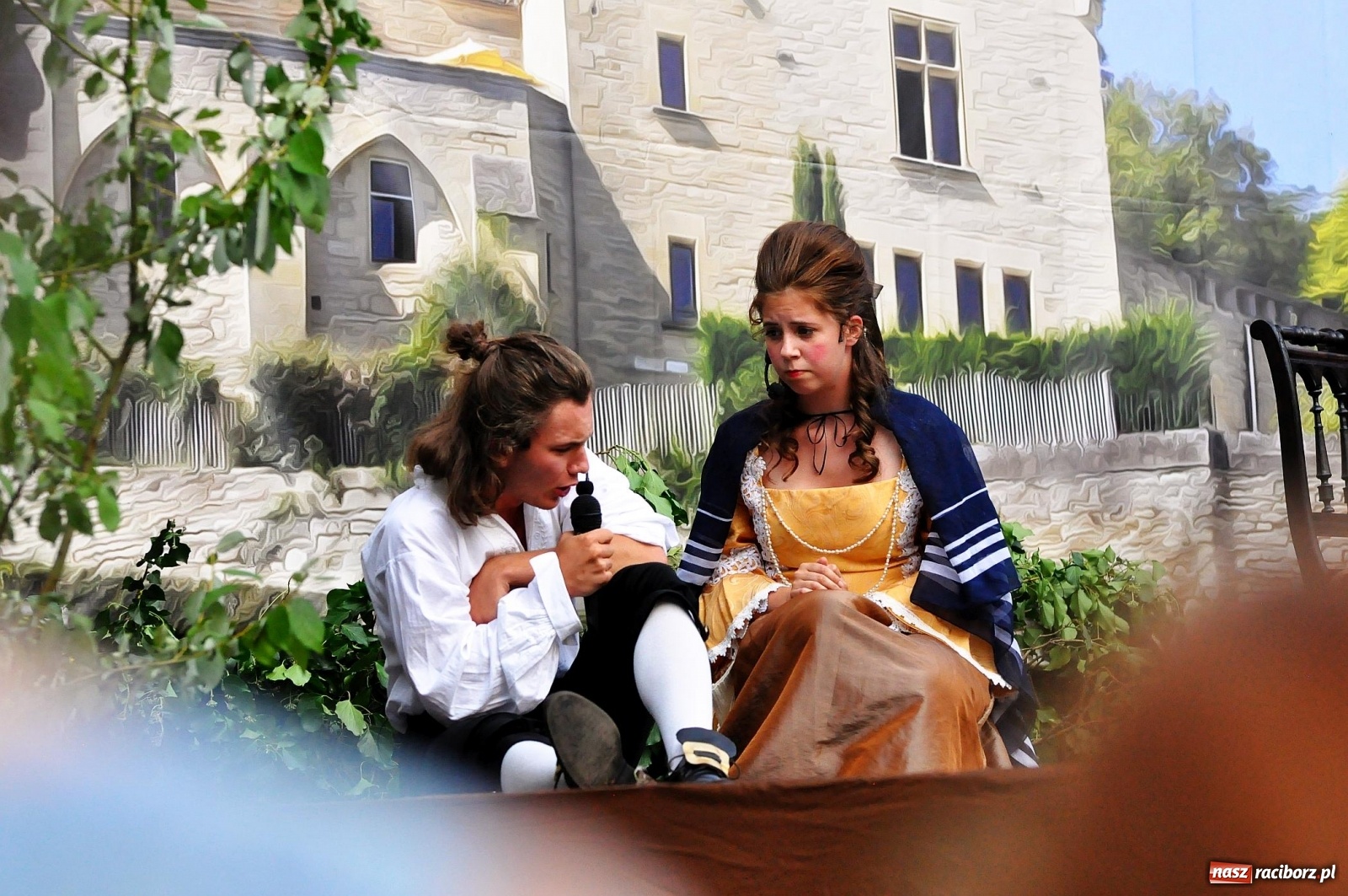 Zdjęcie w galerii na portalu naszraciborz.pl: Uprowadzenie - inscenizacja na tle starych ruin w Łubowicach [FOTO i WIDEO]  wiadomości z regionu