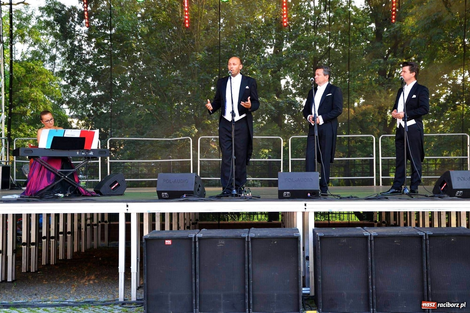 Zdjęcie w galerii na portalu naszraciborz.pl: Trzej Tenorzy czarowali muzyką na zamku [FOTO i WIDEO] wiadomości z regionu