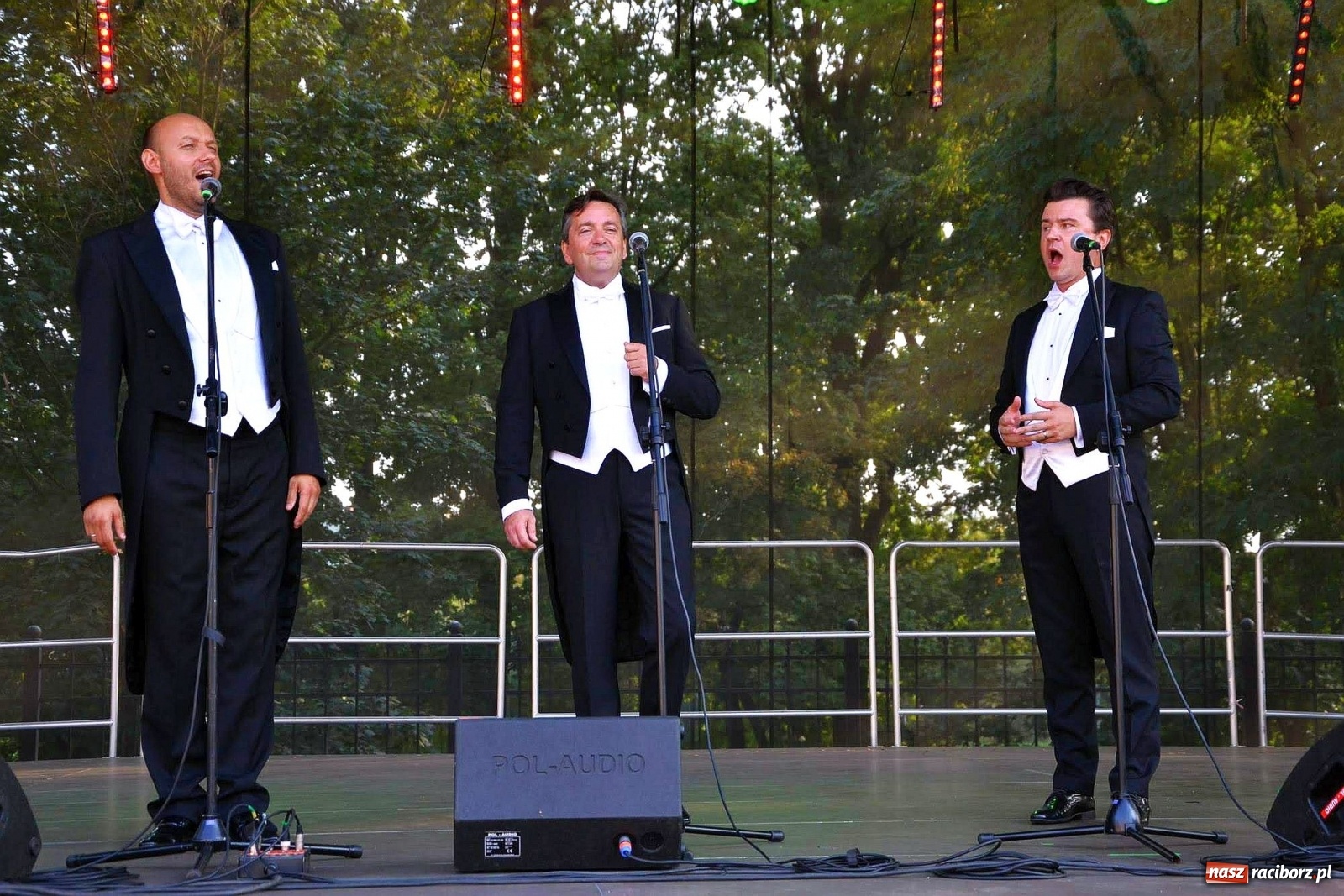 Zdjęcie w galerii na portalu naszraciborz.pl: Trzej Tenorzy czarowali muzyką na zamku [FOTO i WIDEO] wiadomości z regionu