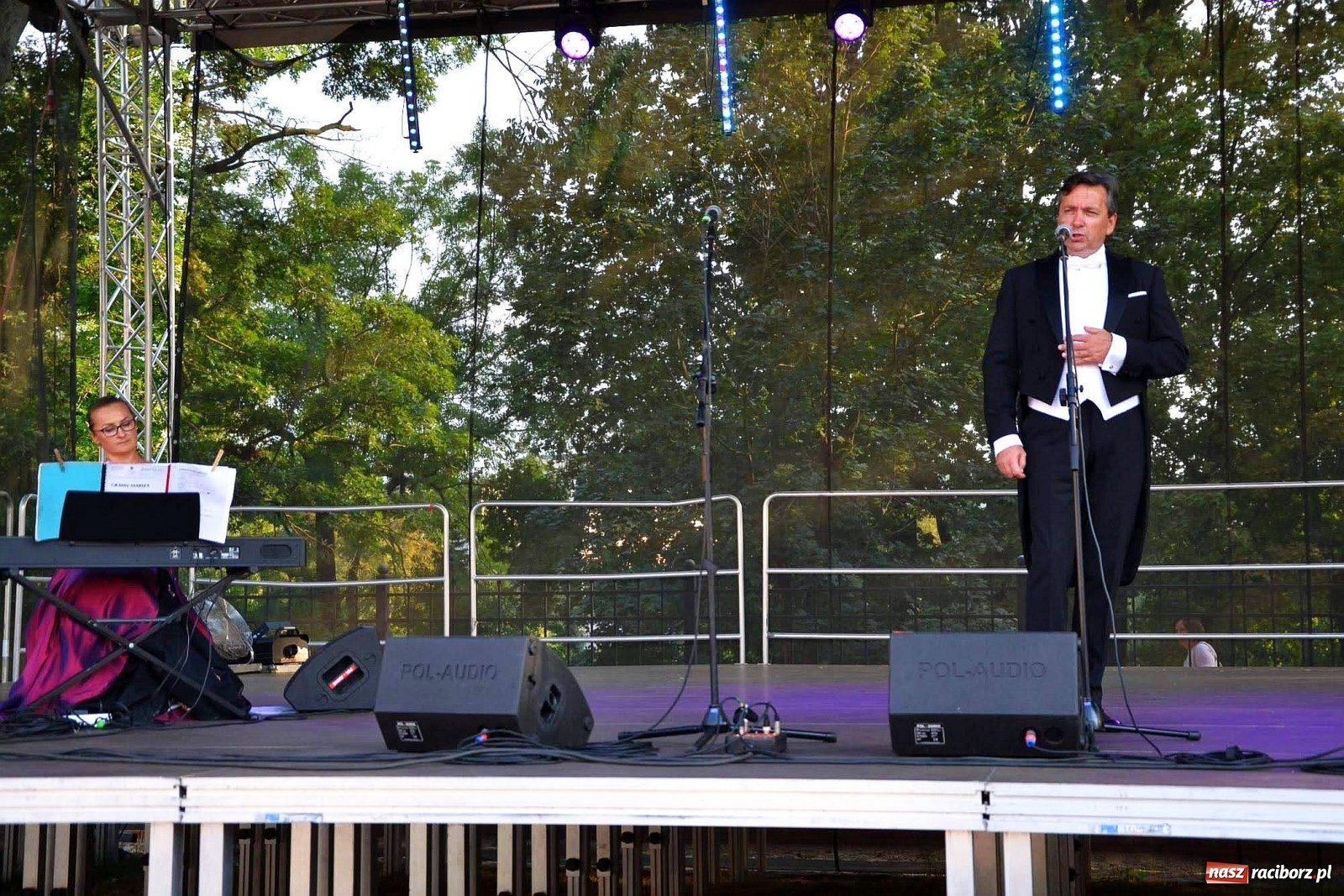 Zdjęcie w galerii na portalu naszraciborz.pl: Trzej Tenorzy czarowali muzyką na zamku [FOTO i WIDEO] wiadomości z regionu