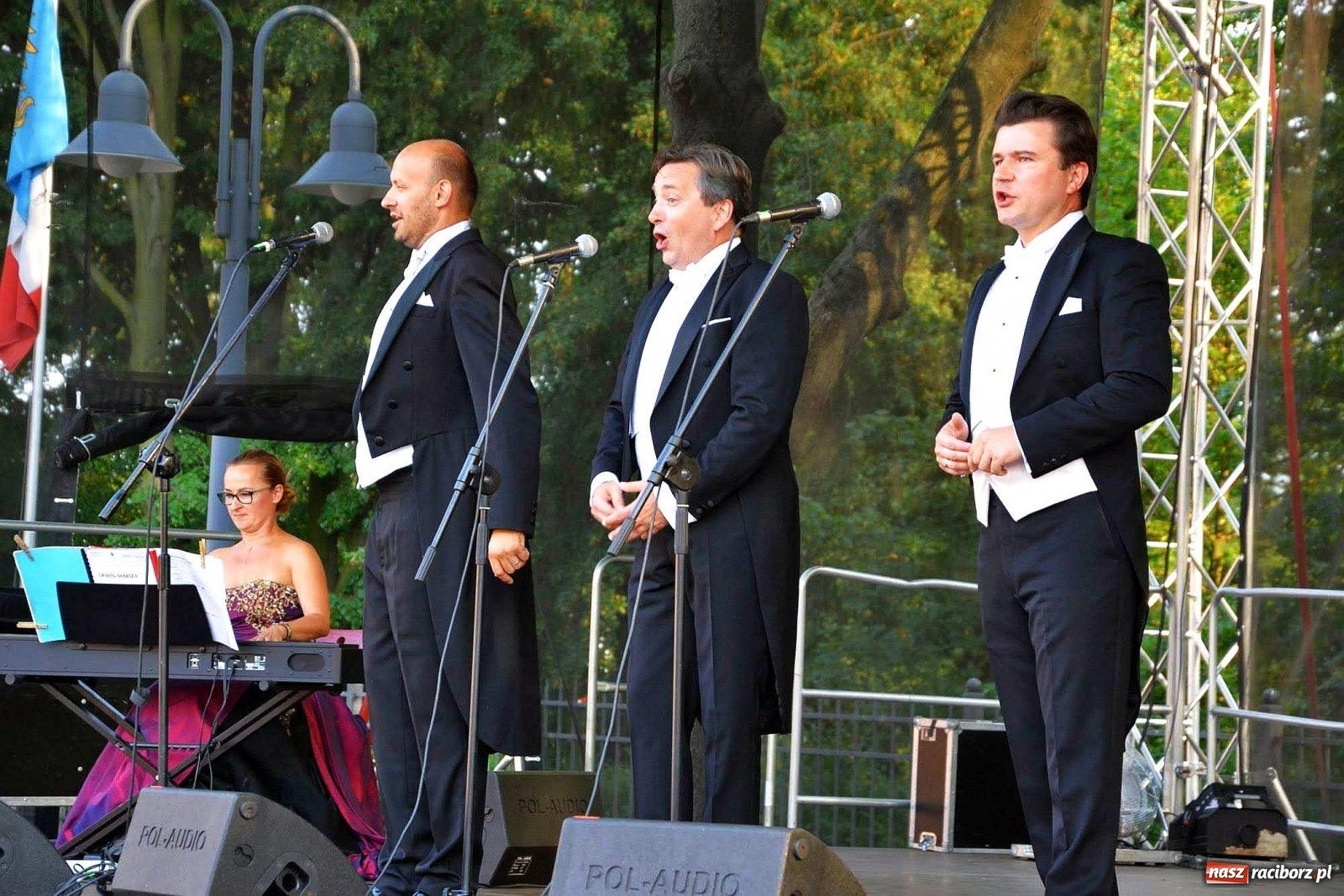 Zdjęcie w galerii na portalu naszraciborz.pl: Trzej Tenorzy czarowali muzyką na zamku [FOTO i WIDEO] wiadomości z regionu