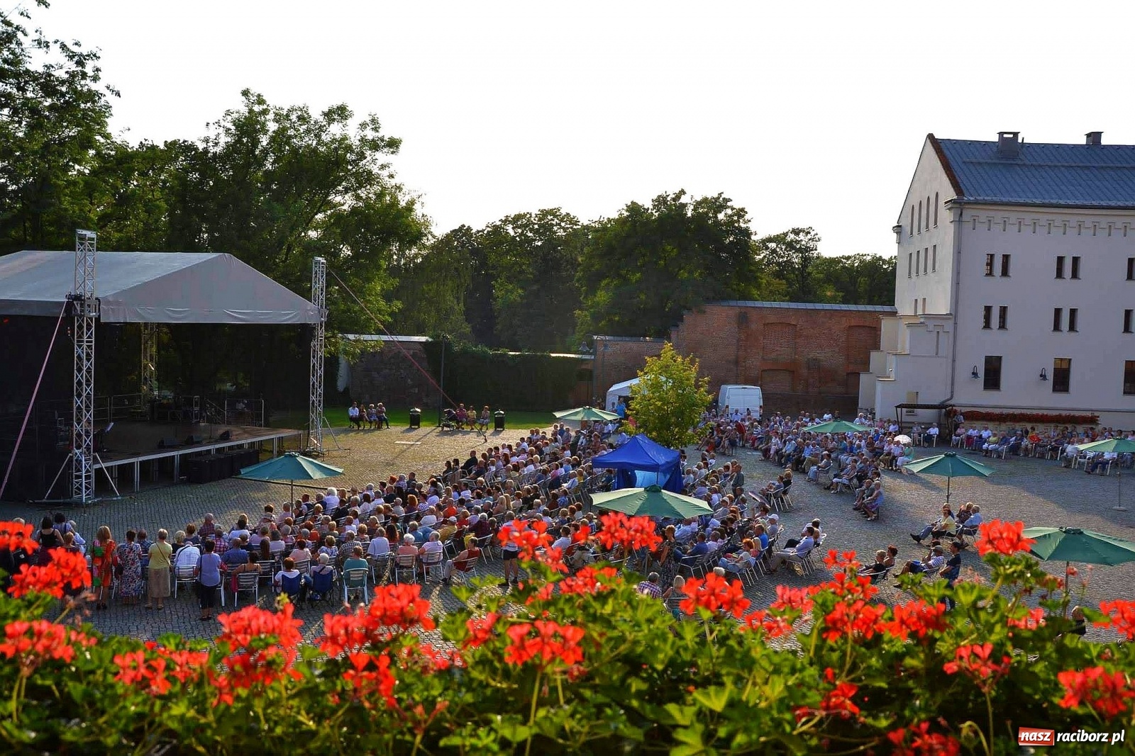 Zdjęcie w galerii na portalu naszraciborz.pl: Trzej Tenorzy czarowali muzyką na zamku [FOTO i WIDEO] wiadomości z regionu