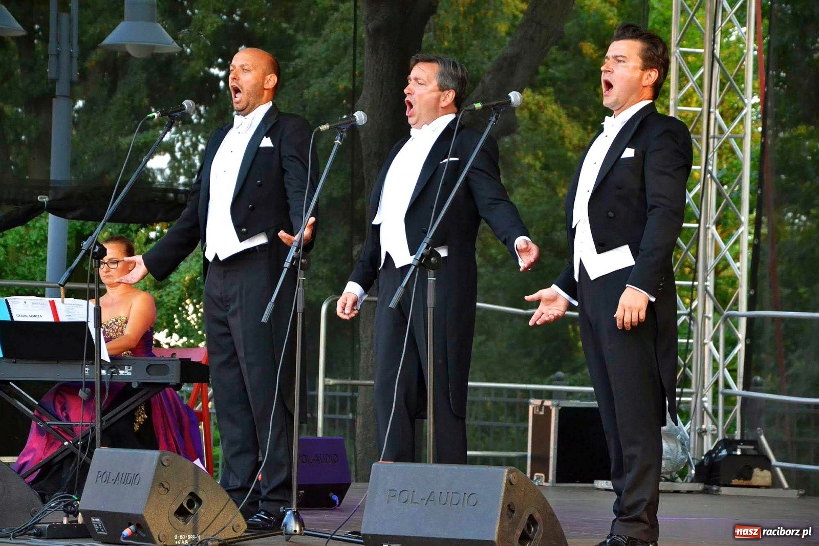 Zdjęcie w galerii na portalu naszraciborz.pl: Trzej Tenorzy czarowali muzyką na zamku [FOTO i WIDEO] wiadomości z regionu
