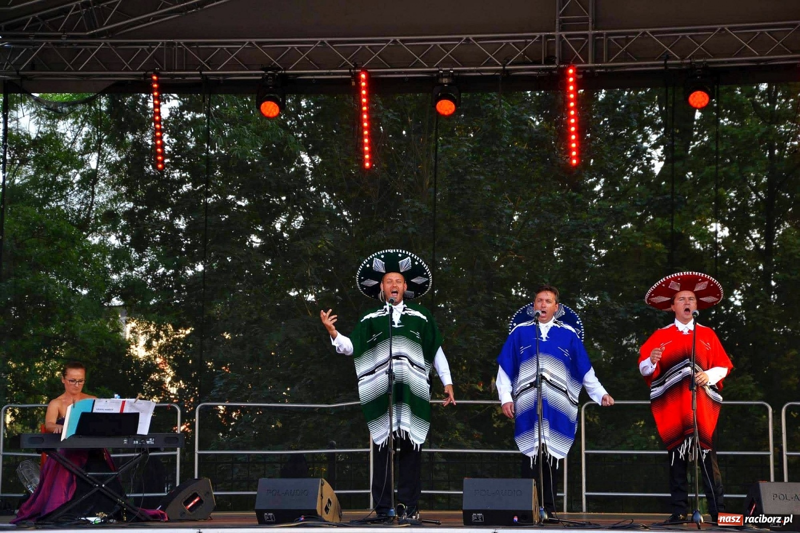 Zdjęcie w galerii na portalu naszraciborz.pl: Trzej Tenorzy czarowali muzyką na zamku [FOTO i WIDEO] wiadomości z regionu