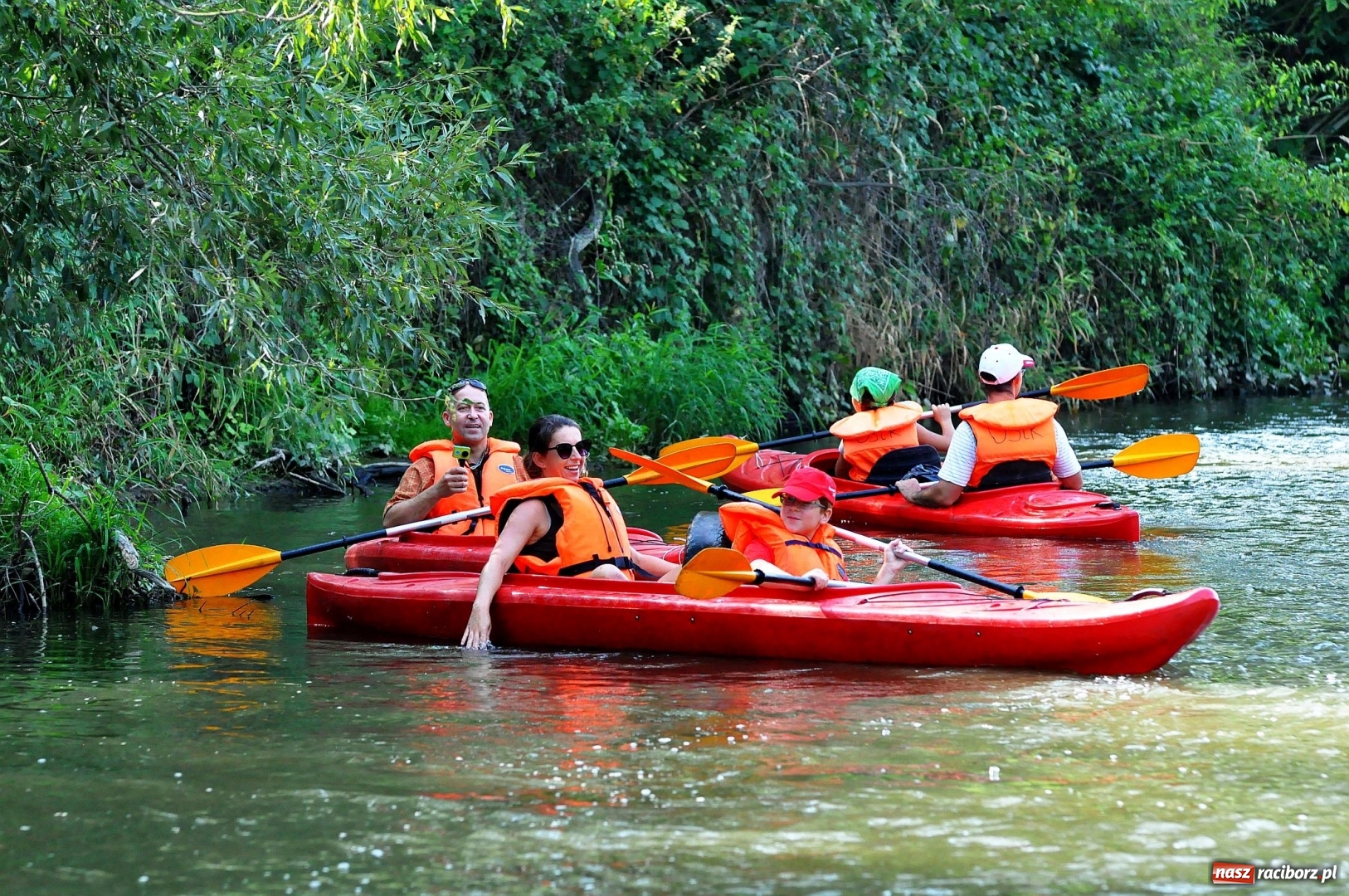 Zdjęcie w galerii na portalu naszraciborz.pl: Raciborskie sprzątanie Odry. W korycie znaleziono pocisk [FOTO i WIDEO]  wiadomości z regionu
