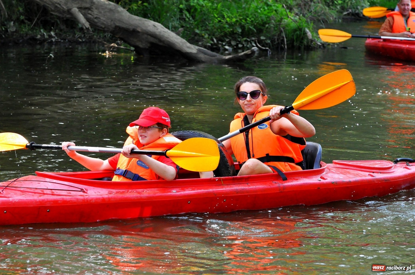 Zdjęcie w galerii na portalu naszraciborz.pl: Raciborskie sprzątanie Odry. W korycie znaleziono pocisk [FOTO i WIDEO]  wiadomości z regionu