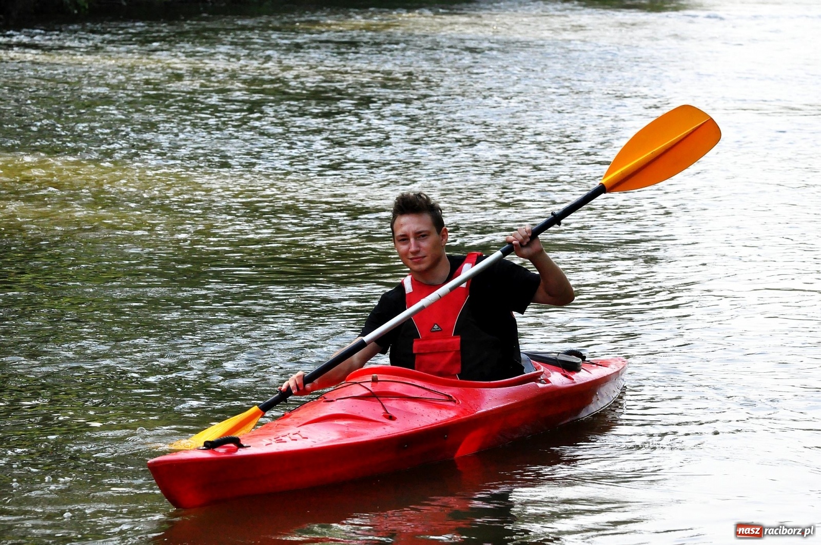Zdjęcie w galerii na portalu naszraciborz.pl: Raciborskie sprzątanie Odry. W korycie znaleziono pocisk [FOTO i WIDEO]  wiadomości z regionu