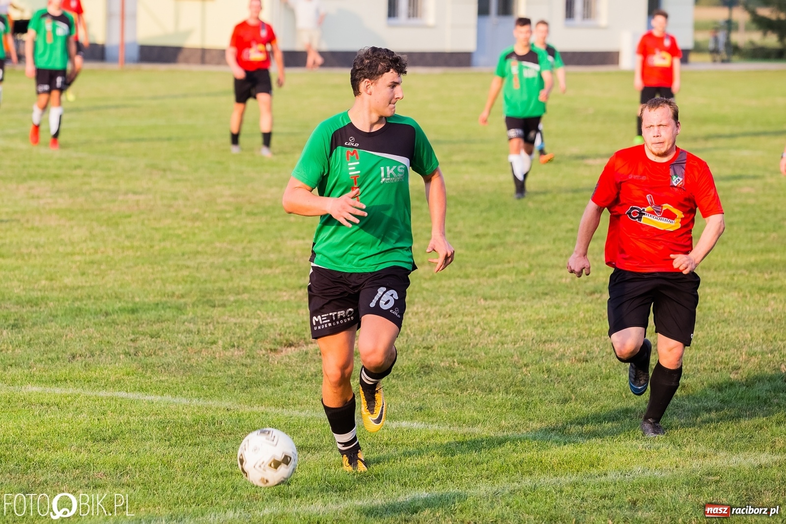 Zdjęcie w galerii na portalu naszraciborz.pl: C klasa. Udana inauguracja bolesławskiego Ruchu [FOTO] wiadomości z regionu