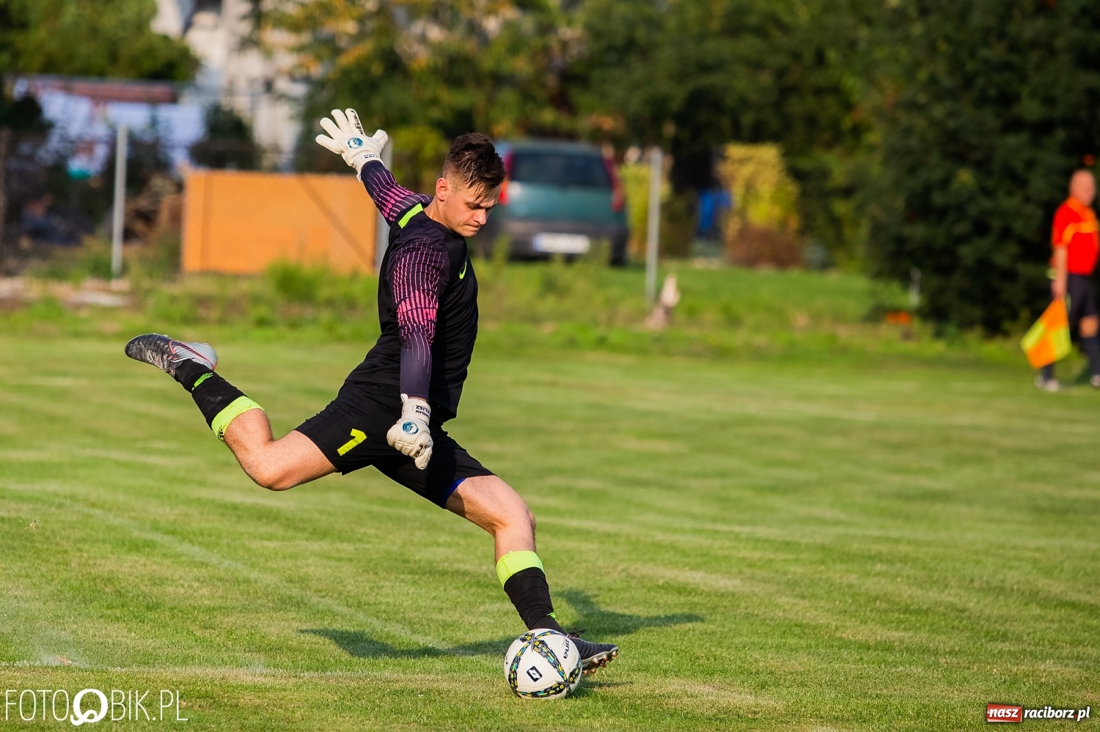 Zdjęcie w galerii na portalu naszraciborz.pl: Zawsze opłaca się grać do końca. Krzyżanowice zdobyły świerklańską Fortecę [FOTO] wiadomości z regionu