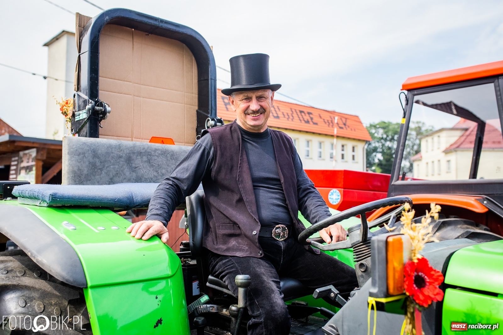 Zdjęcie w galerii na portalu naszraciborz.pl: Dożynki w Pietrowicach z lotu ptaka [WIDEO]  wiadomości z regionu