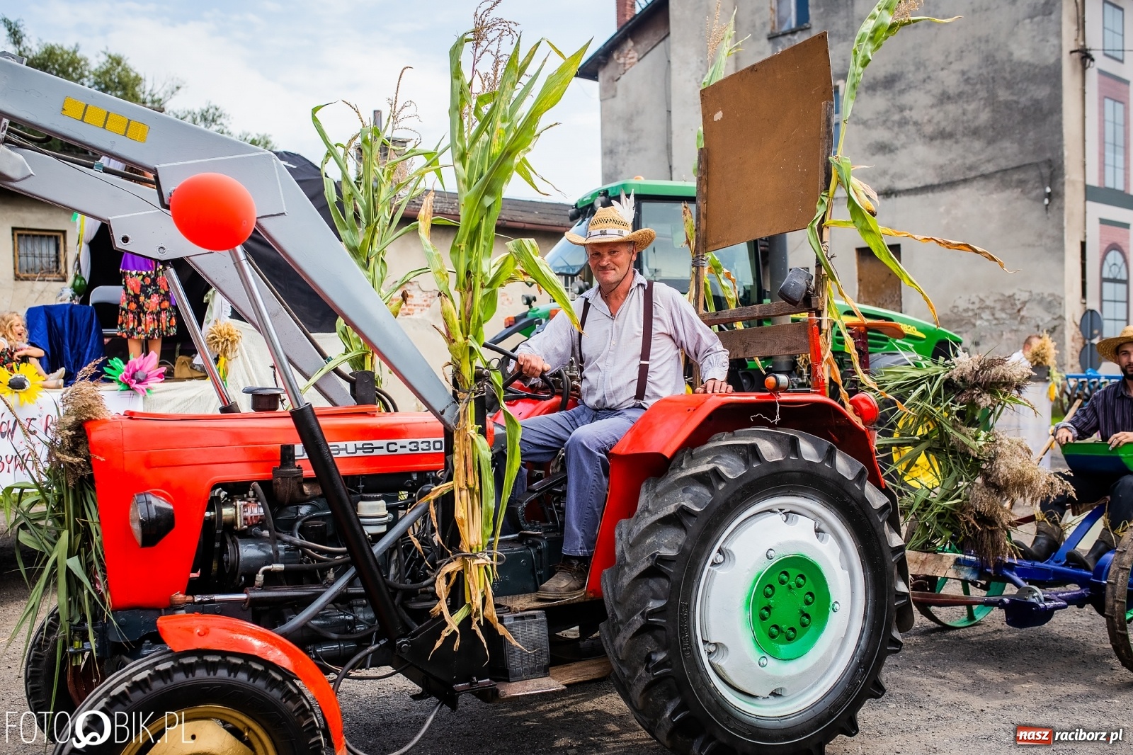 Zdjęcie w galerii na portalu naszraciborz.pl: Dożynki w Pietrowicach z lotu ptaka [WIDEO]  wiadomości z regionu