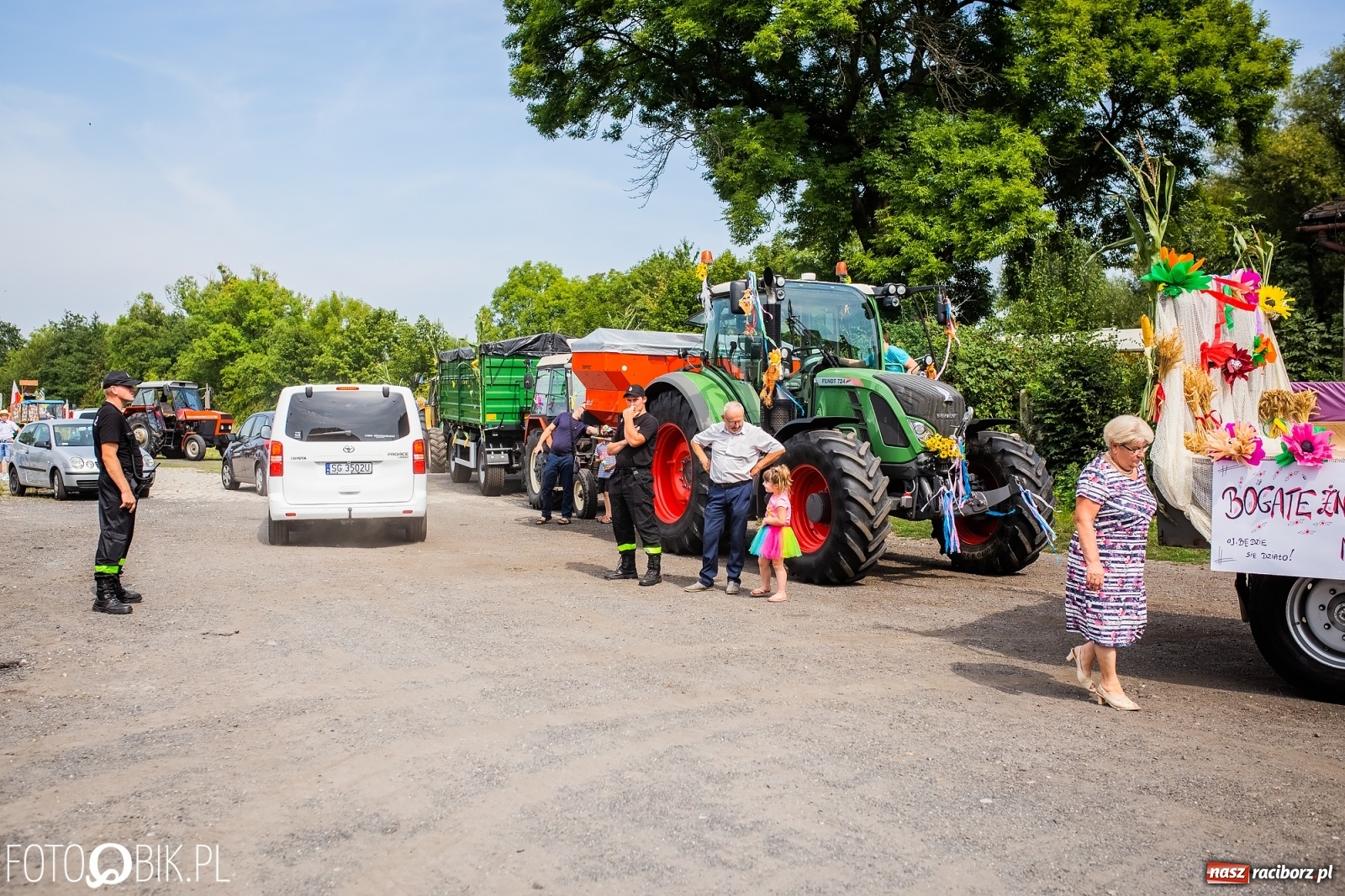 Zdjęcie w galerii na portalu naszraciborz.pl: Dożynki w Pietrowicach z lotu ptaka [WIDEO]  wiadomości z regionu