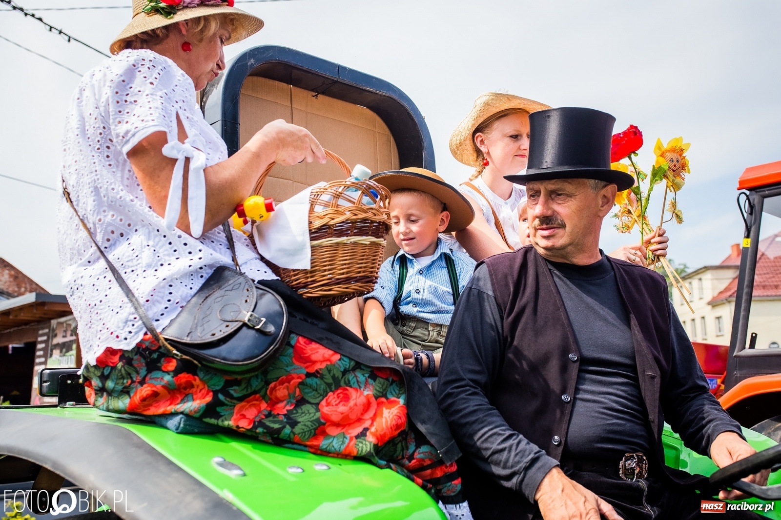 Zdjęcie w galerii na portalu naszraciborz.pl: Dożynki w Pietrowicach z lotu ptaka [WIDEO]  wiadomości z regionu