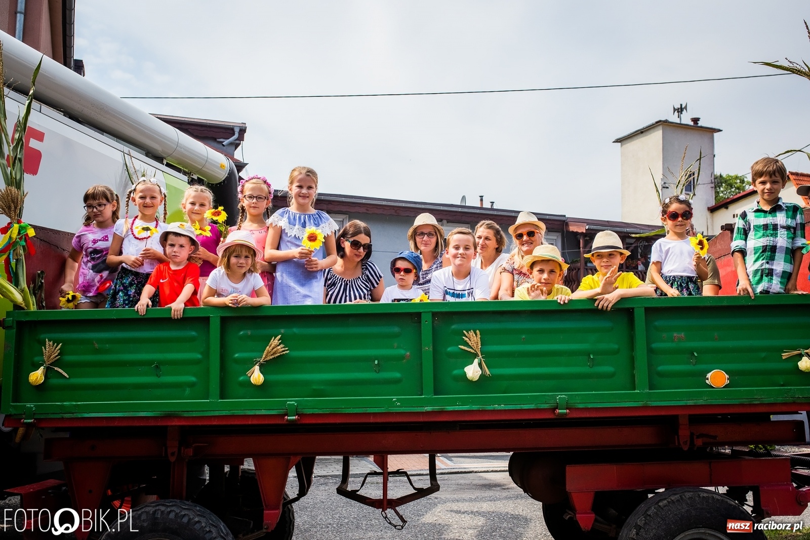 Zdjęcie w galerii na portalu naszraciborz.pl: Dożynki w Pietrowicach z lotu ptaka [WIDEO]  wiadomości z regionu