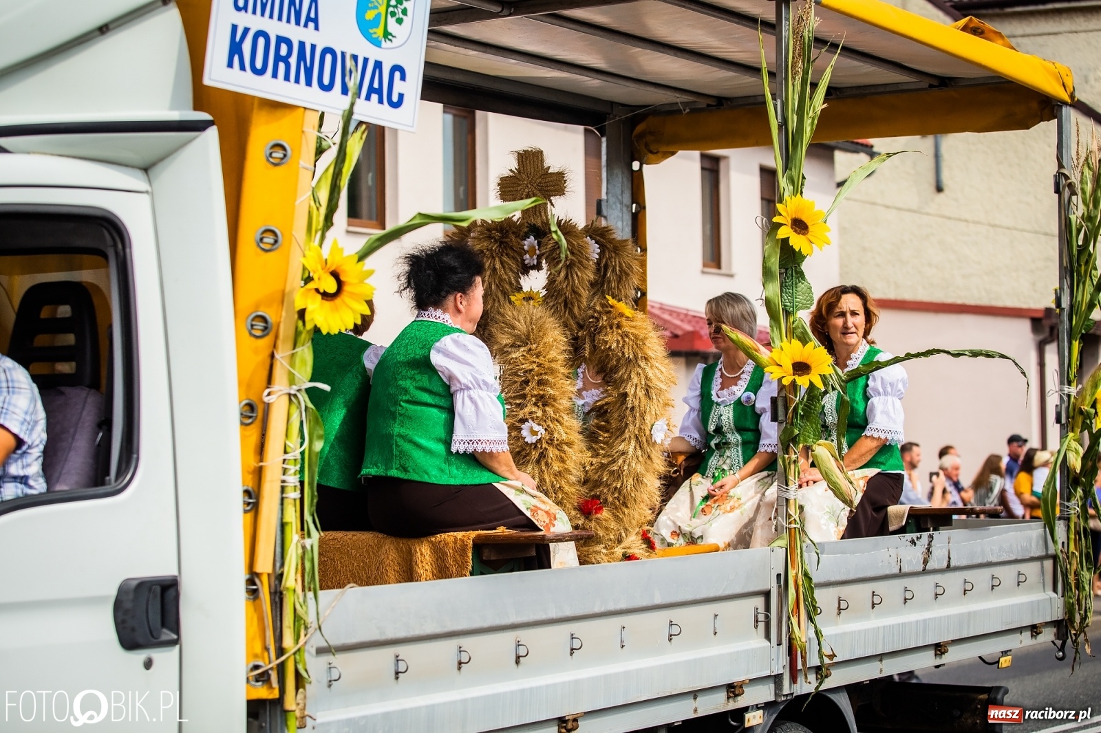 Zdjęcie w galerii na portalu naszraciborz.pl: Dożynki w Pietrowicach z lotu ptaka [WIDEO]  wiadomości z regionu