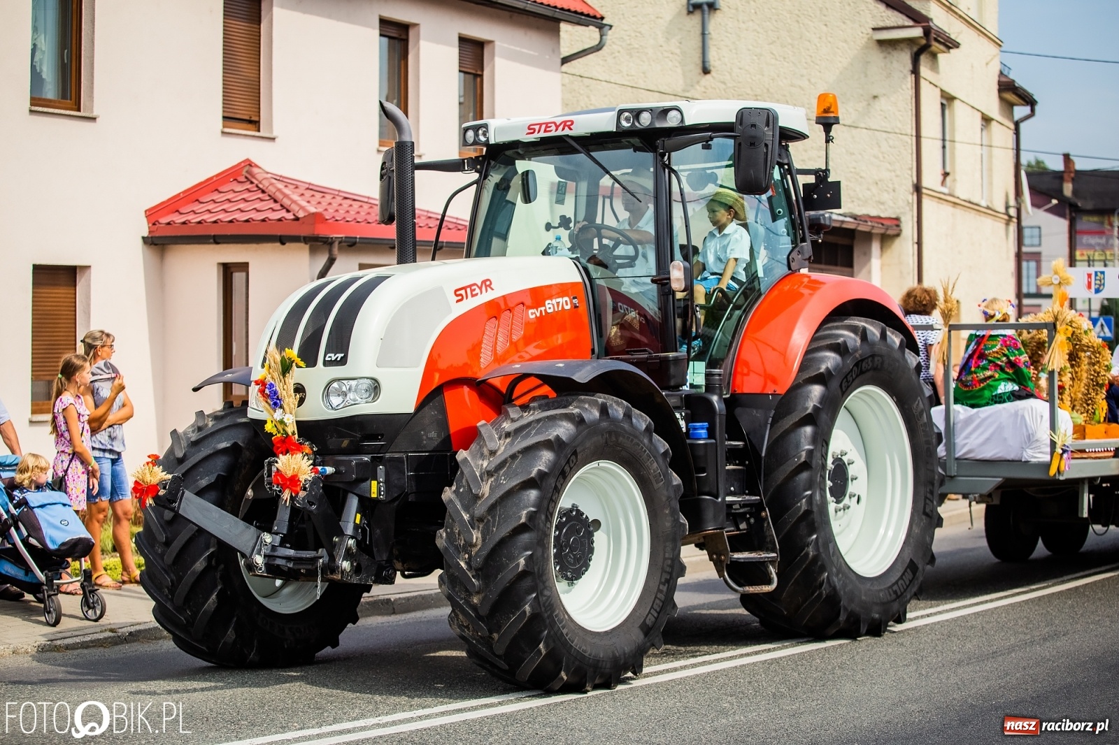 Zdjęcie w galerii na portalu naszraciborz.pl: Dożynki w Pietrowicach z lotu ptaka [WIDEO]  wiadomości z regionu