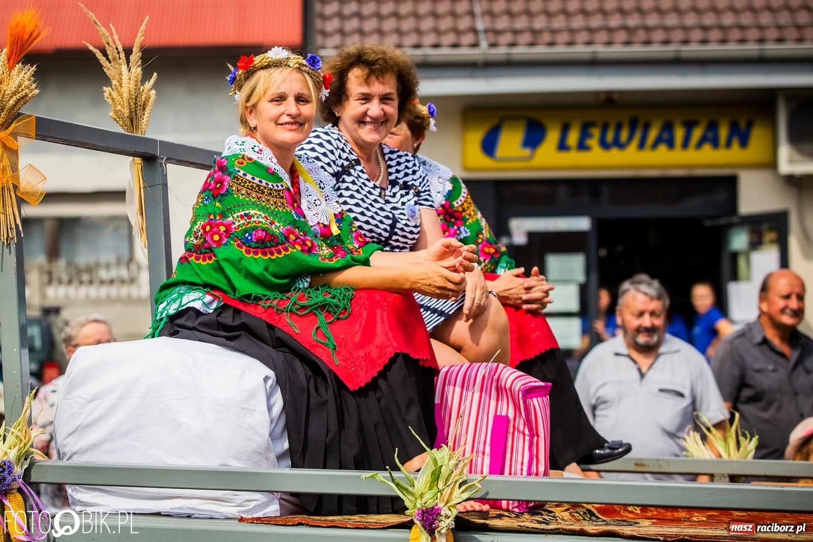 Zdjęcie w galerii na portalu naszraciborz.pl: Dożynki w Pietrowicach z lotu ptaka [WIDEO]  wiadomości z regionu