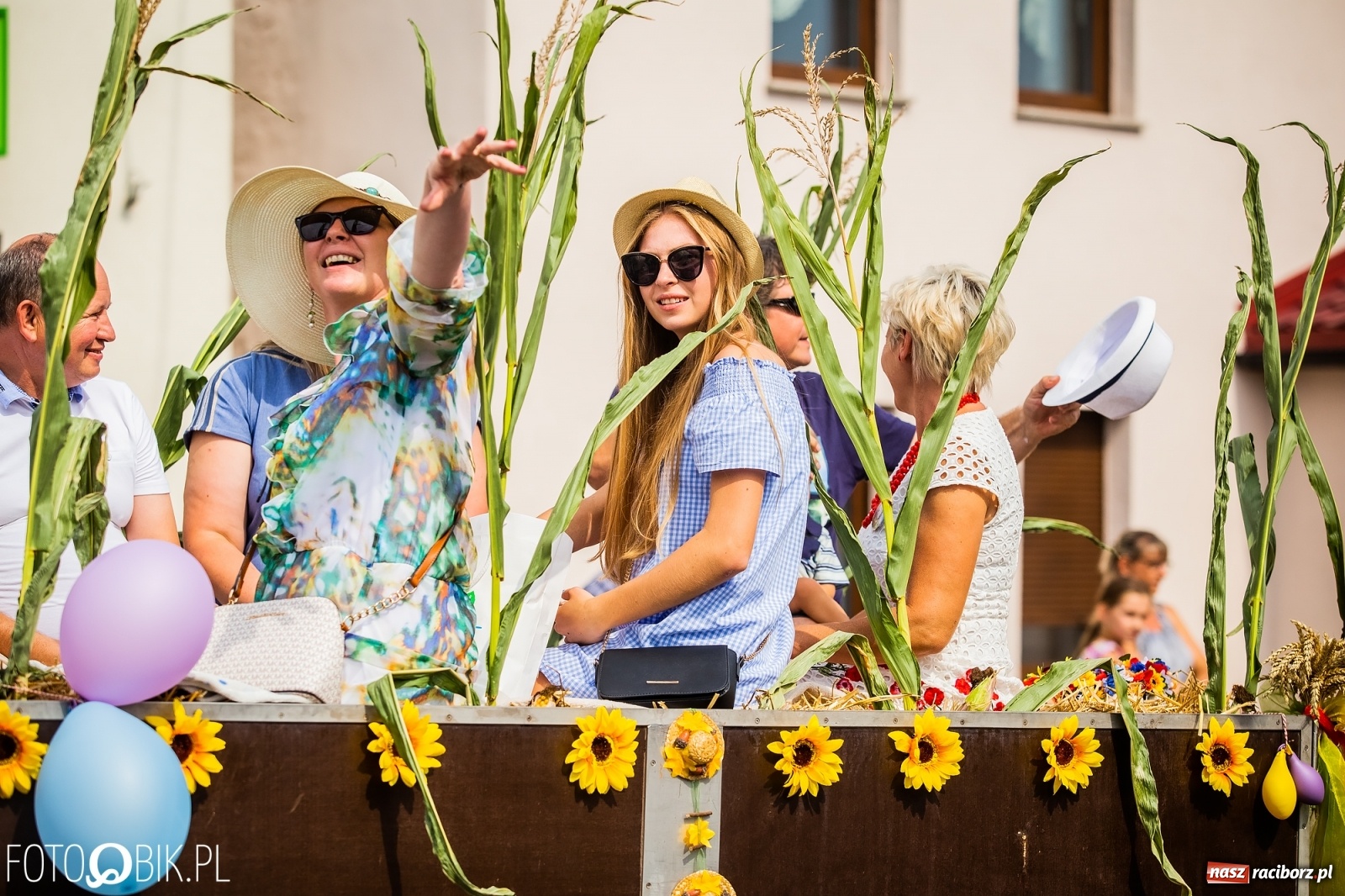 Zdjęcie w galerii na portalu naszraciborz.pl: Dożynki w Pietrowicach z lotu ptaka [WIDEO]  wiadomości z regionu