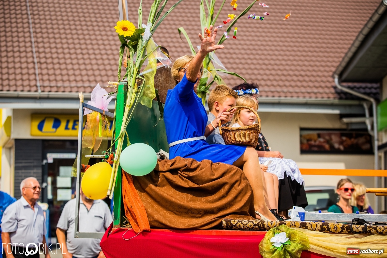 Zdjęcie w galerii na portalu naszraciborz.pl: Dożynki w Pietrowicach z lotu ptaka [WIDEO]  wiadomości z regionu