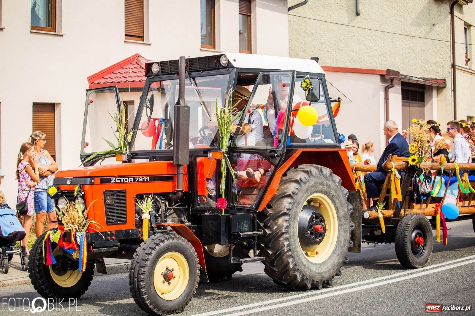 Zdjęcie w galerii na portalu naszraciborz.pl: Dożynki w Pietrowicach z lotu ptaka [WIDEO]  wiadomości z regionu