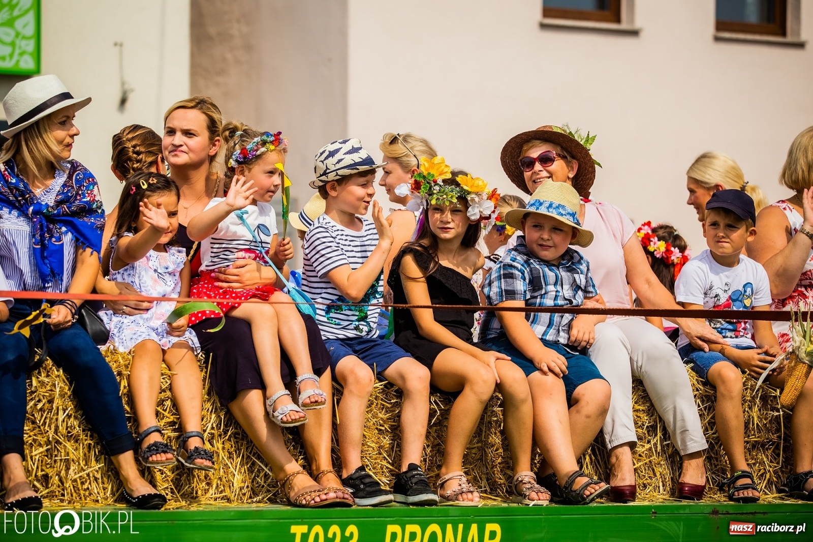 Zdjęcie w galerii na portalu naszraciborz.pl: Dożynki w Pietrowicach z lotu ptaka [WIDEO]  wiadomości z regionu