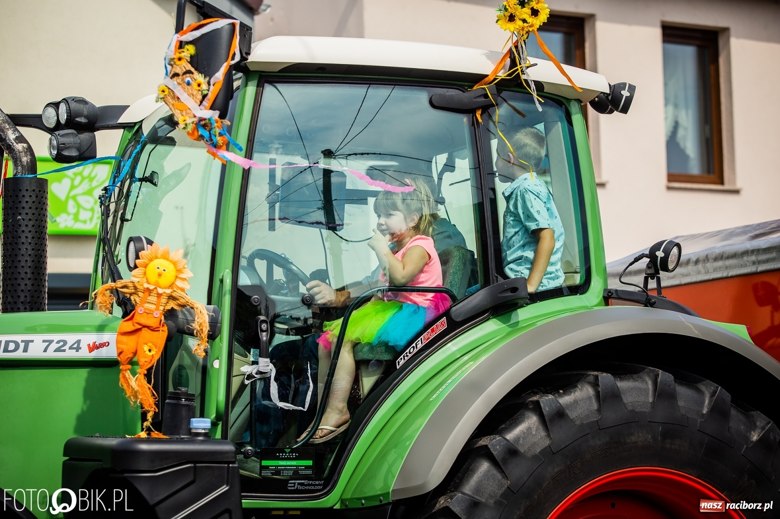 Zdjęcie w galerii na portalu naszraciborz.pl: Dożynki w Pietrowicach z lotu ptaka [WIDEO]  wiadomości z regionu