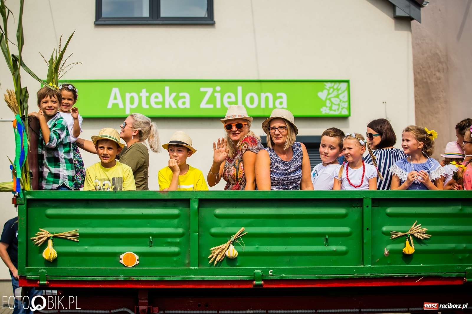 Zdjęcie w galerii na portalu naszraciborz.pl: Dożynki w Pietrowicach z lotu ptaka [WIDEO]  wiadomości z regionu