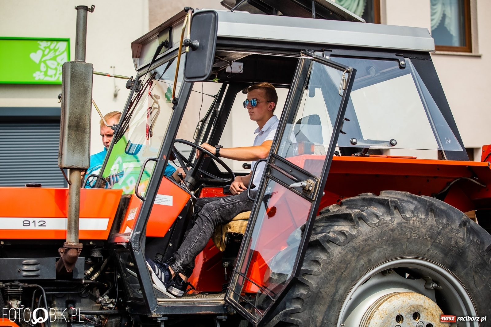 Zdjęcie w galerii na portalu naszraciborz.pl: Dożynki w Pietrowicach z lotu ptaka [WIDEO]  wiadomości z regionu