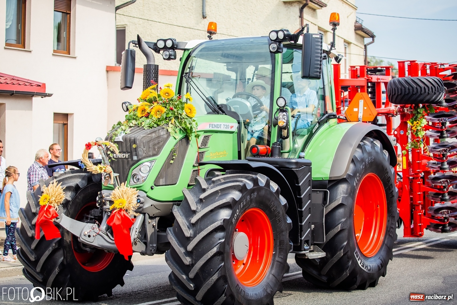 Zdjęcie w galerii na portalu naszraciborz.pl: Dożynki w Pietrowicach z lotu ptaka [WIDEO]  wiadomości z regionu