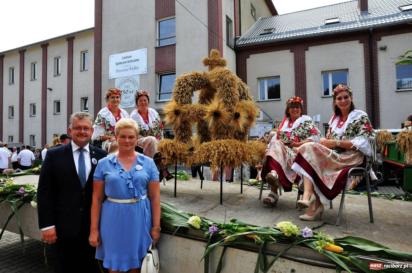 Zdjęcie w galerii na portalu naszraciborz.pl: Dożynki w Pietrowicach z lotu ptaka [WIDEO]  wiadomości z regionu