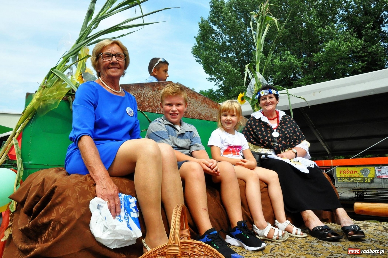 Zdjęcie w galerii na portalu naszraciborz.pl: Dożynki w Pietrowicach z lotu ptaka [WIDEO]  wiadomości z regionu