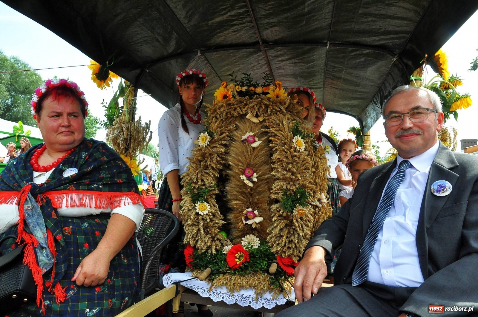 Zdjęcie w galerii na portalu naszraciborz.pl: Dożynki w Pietrowicach z lotu ptaka [WIDEO]  wiadomości z regionu