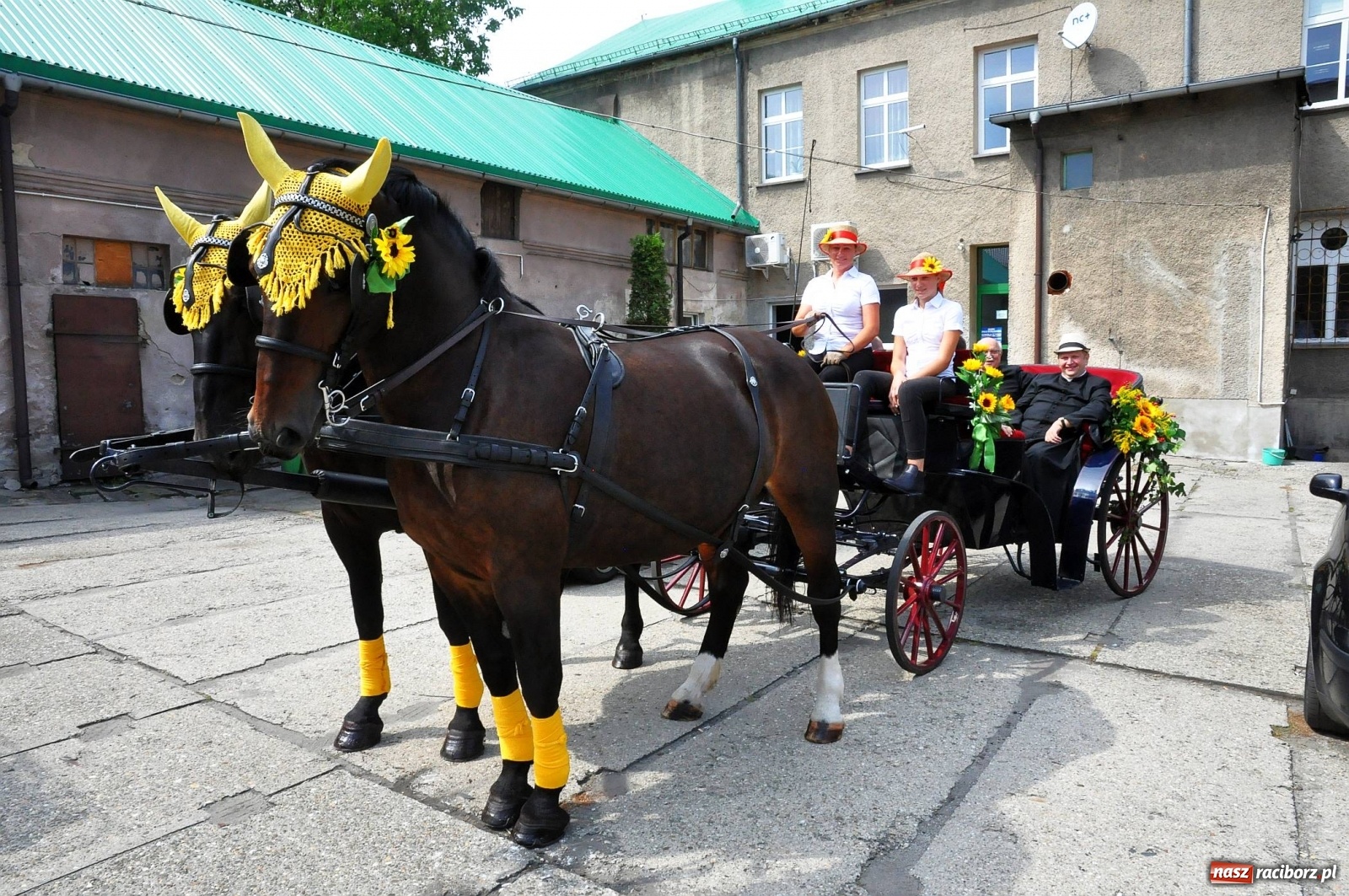 Zdjęcie w galerii na portalu naszraciborz.pl: Dożynki w Pietrowicach z lotu ptaka [WIDEO]  wiadomości z regionu