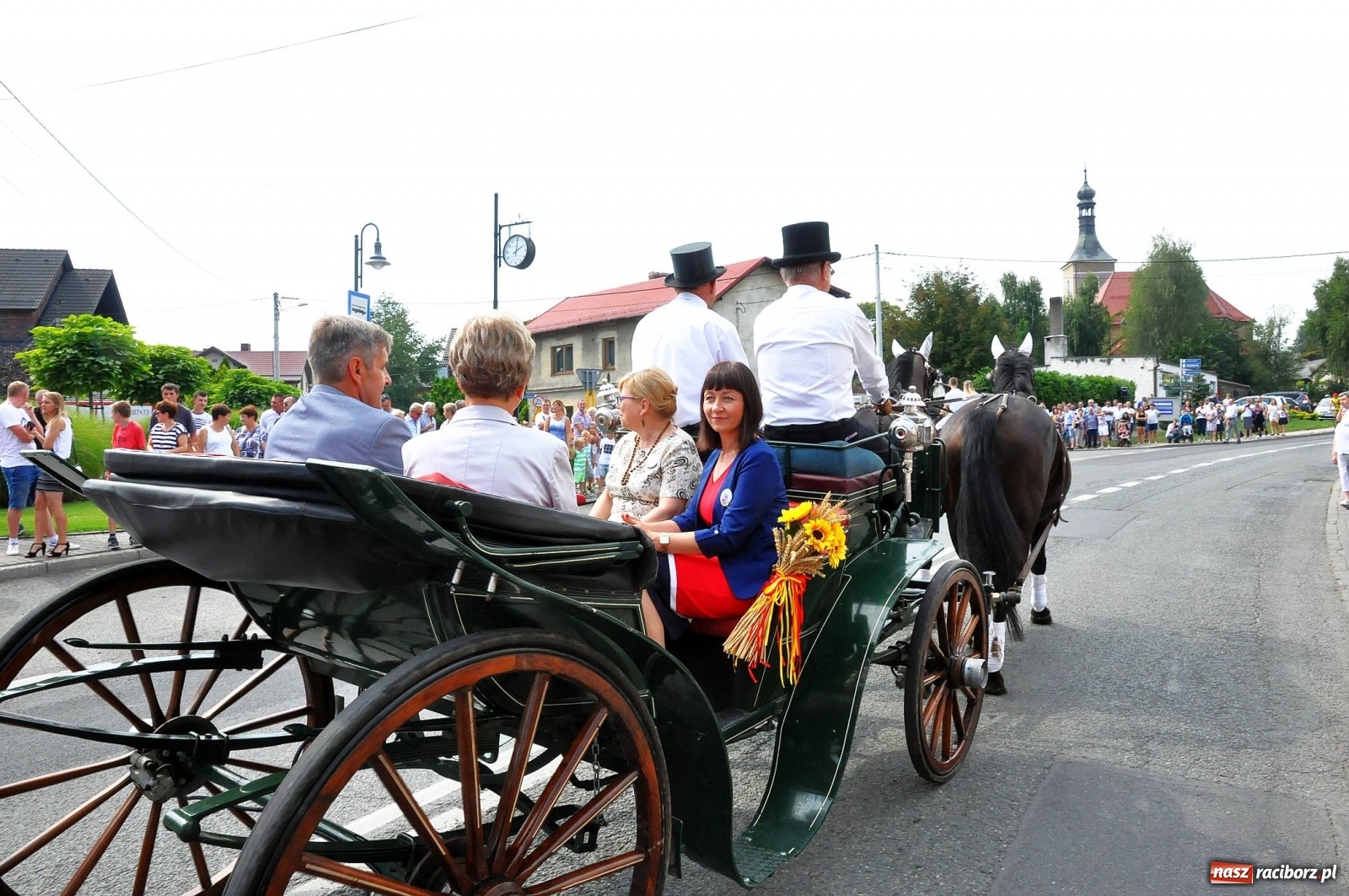 Zdjęcie w galerii na portalu naszraciborz.pl: Dożynki w Pietrowicach z lotu ptaka [WIDEO]  wiadomości z regionu