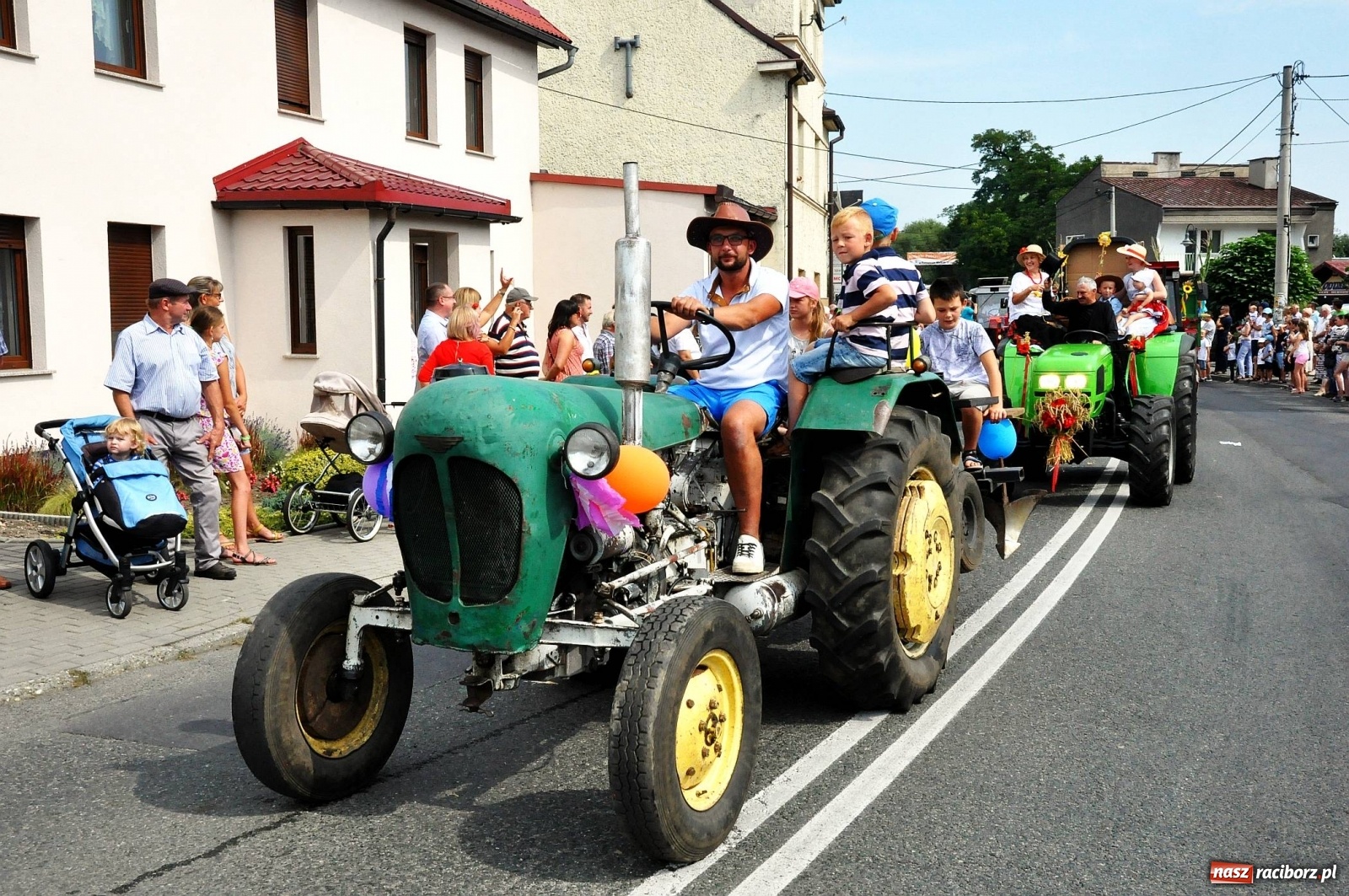 Zdjęcie w galerii na portalu naszraciborz.pl: Dożynki w Pietrowicach z lotu ptaka [WIDEO]  wiadomości z regionu