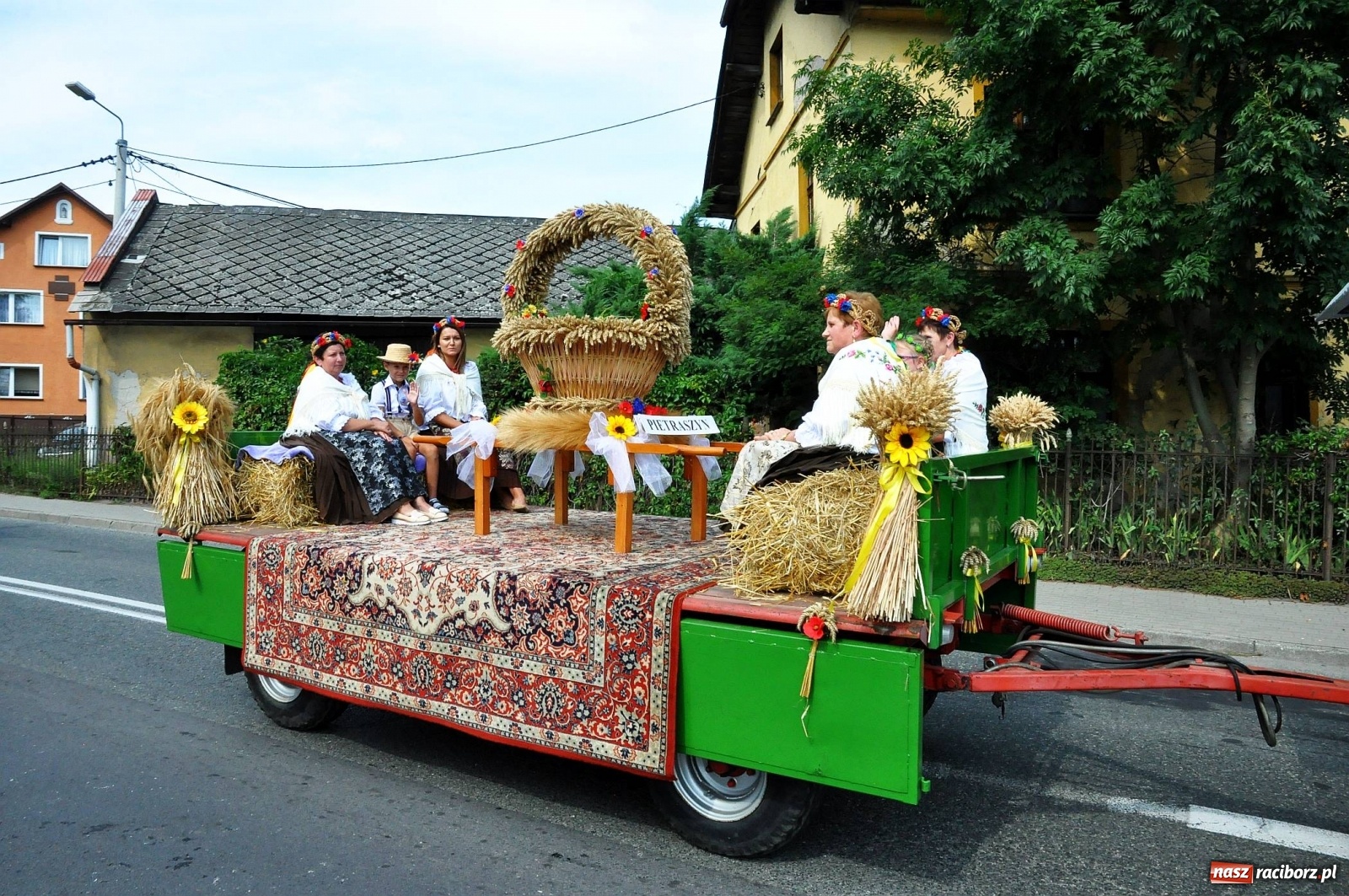 Zdjęcie w galerii na portalu naszraciborz.pl: Dożynki w Pietrowicach z lotu ptaka [WIDEO]  wiadomości z regionu