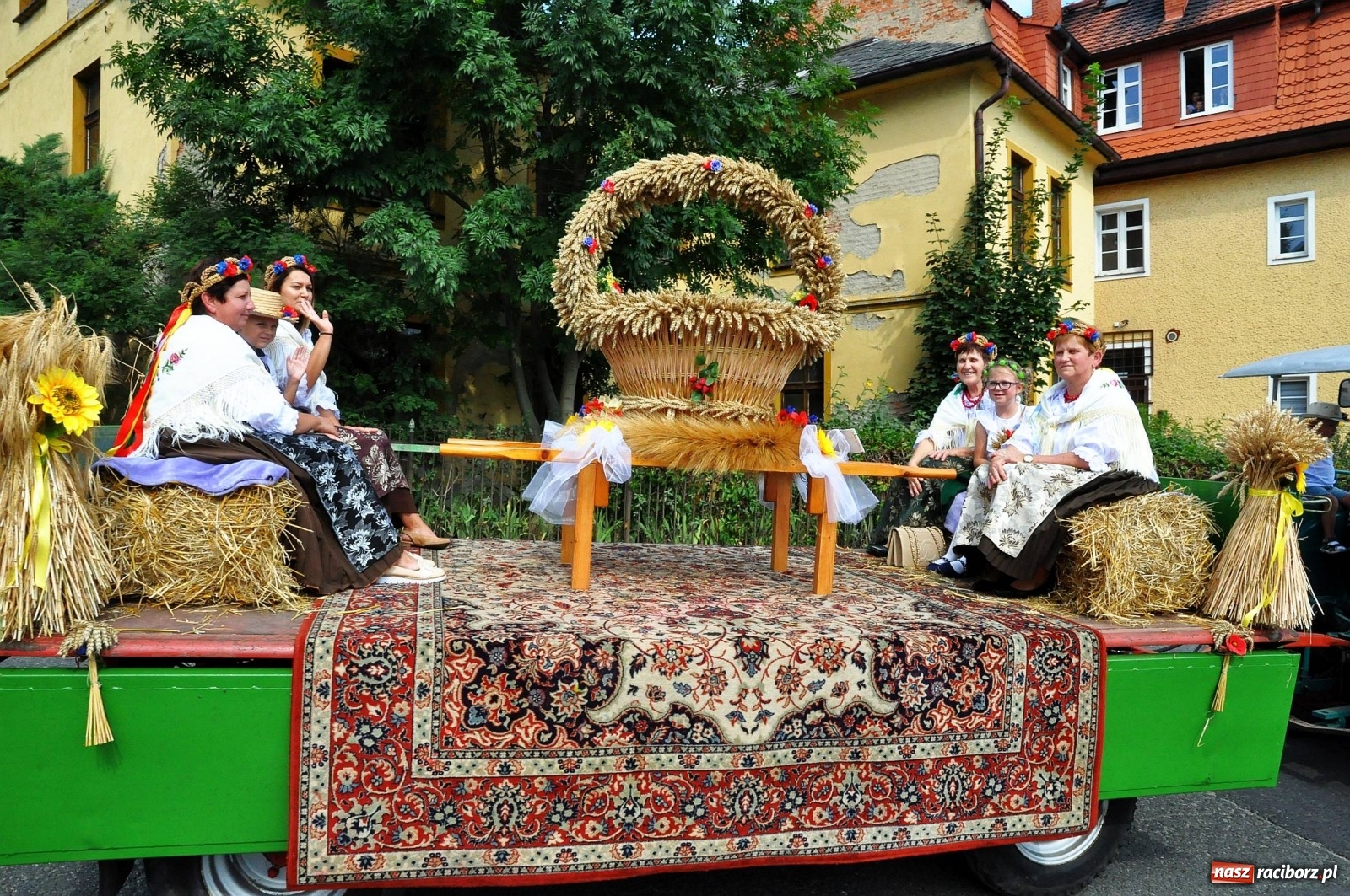 Zdjęcie w galerii na portalu naszraciborz.pl: Dożynki w Pietrowicach z lotu ptaka [WIDEO]  wiadomości z regionu