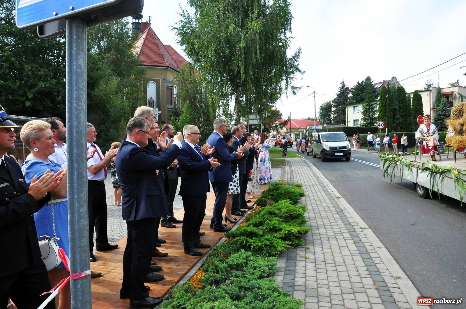 Zdjęcie w galerii na portalu naszraciborz.pl: Dożynki w Pietrowicach z lotu ptaka [WIDEO]  wiadomości z regionu