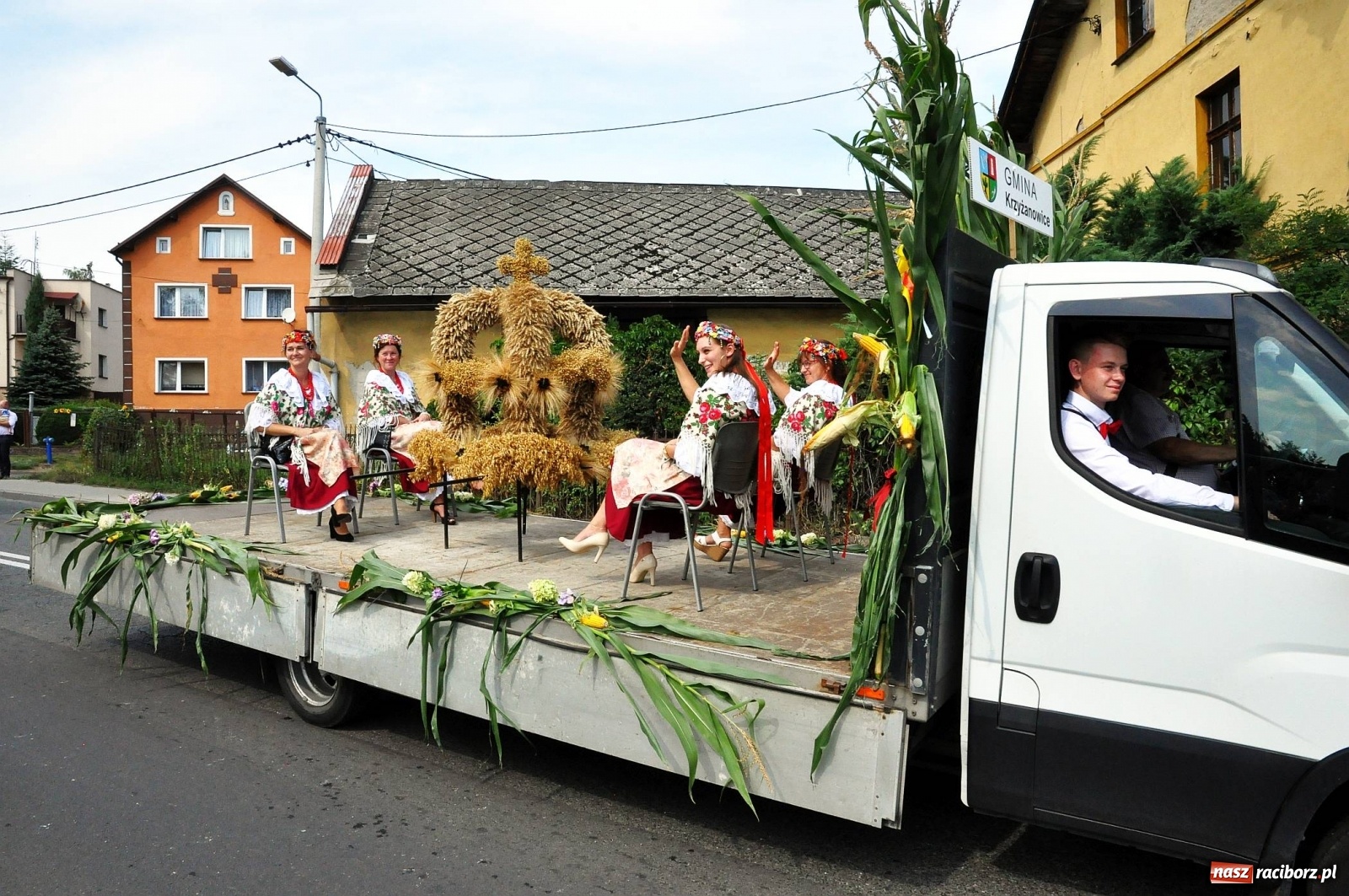 Zdjęcie w galerii na portalu naszraciborz.pl: Dożynki w Pietrowicach z lotu ptaka [WIDEO]  wiadomości z regionu
