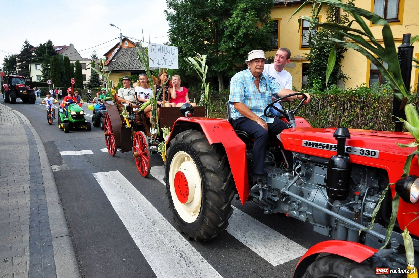 Zdjęcie w galerii na portalu naszraciborz.pl: Dożynki w Pietrowicach z lotu ptaka [WIDEO]  wiadomości z regionu