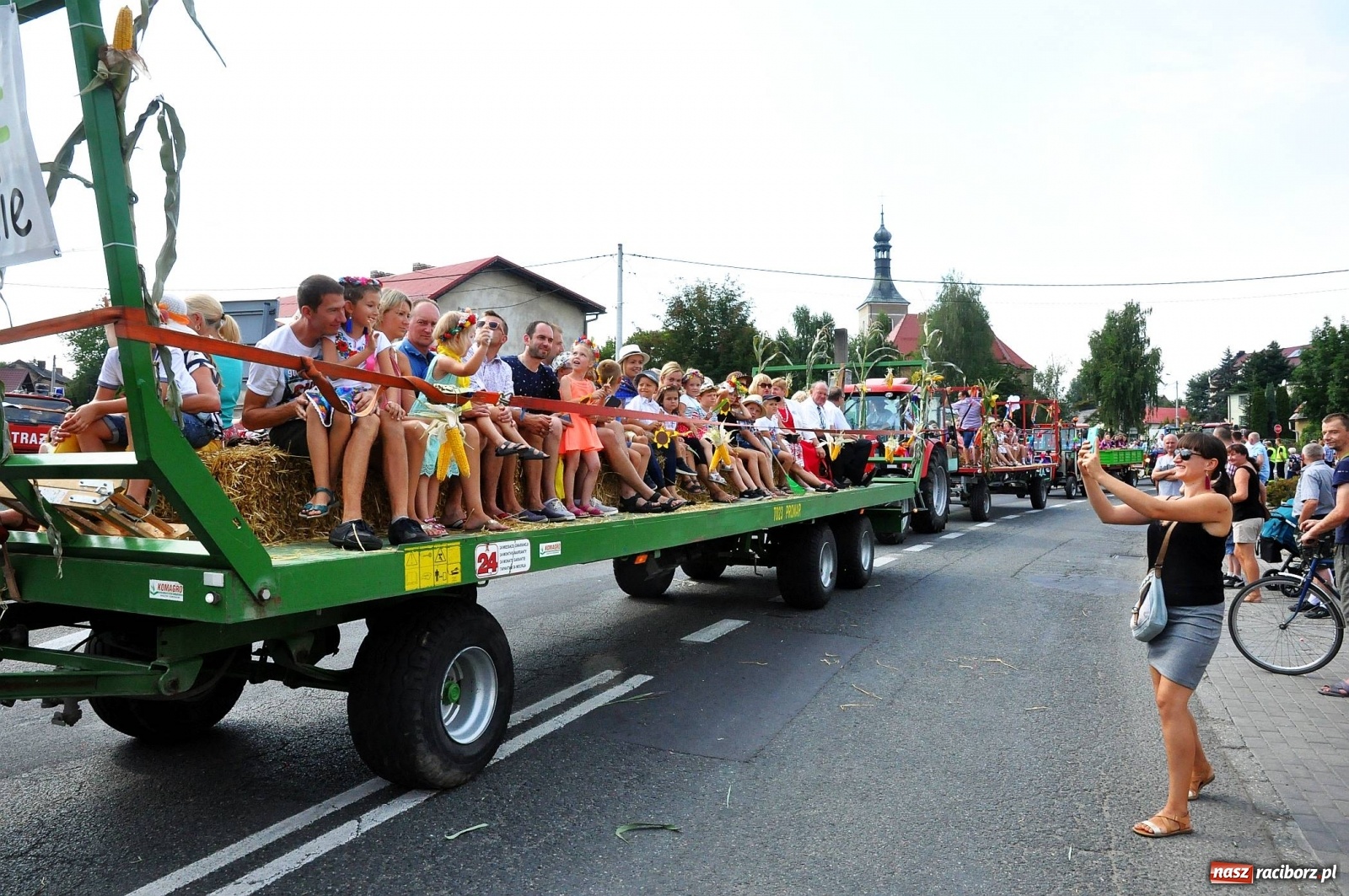Zdjęcie w galerii na portalu naszraciborz.pl: Dożynki w Pietrowicach z lotu ptaka [WIDEO]  wiadomości z regionu