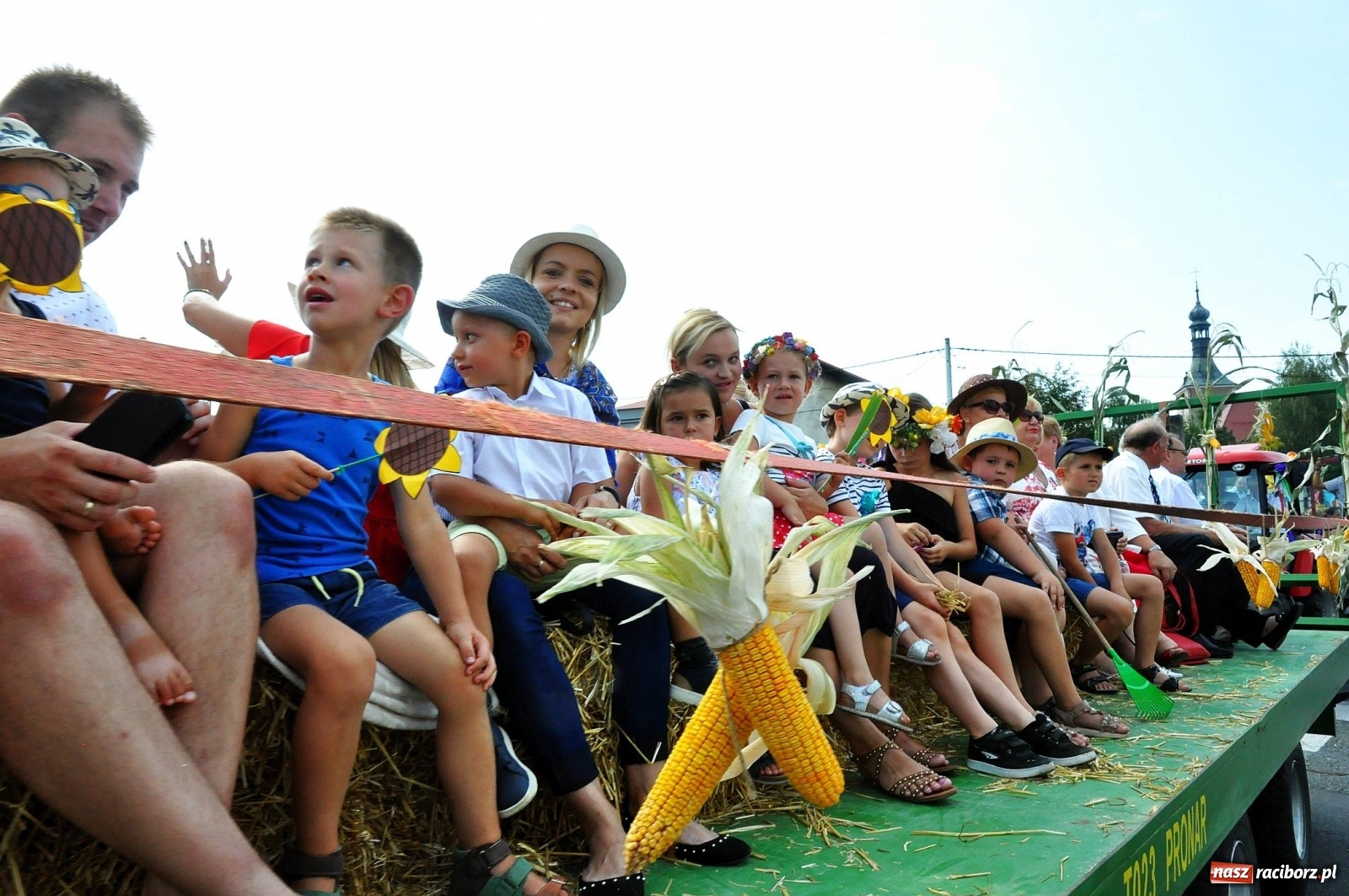 Zdjęcie w galerii na portalu naszraciborz.pl: Dożynki w Pietrowicach z lotu ptaka [WIDEO]  wiadomości z regionu