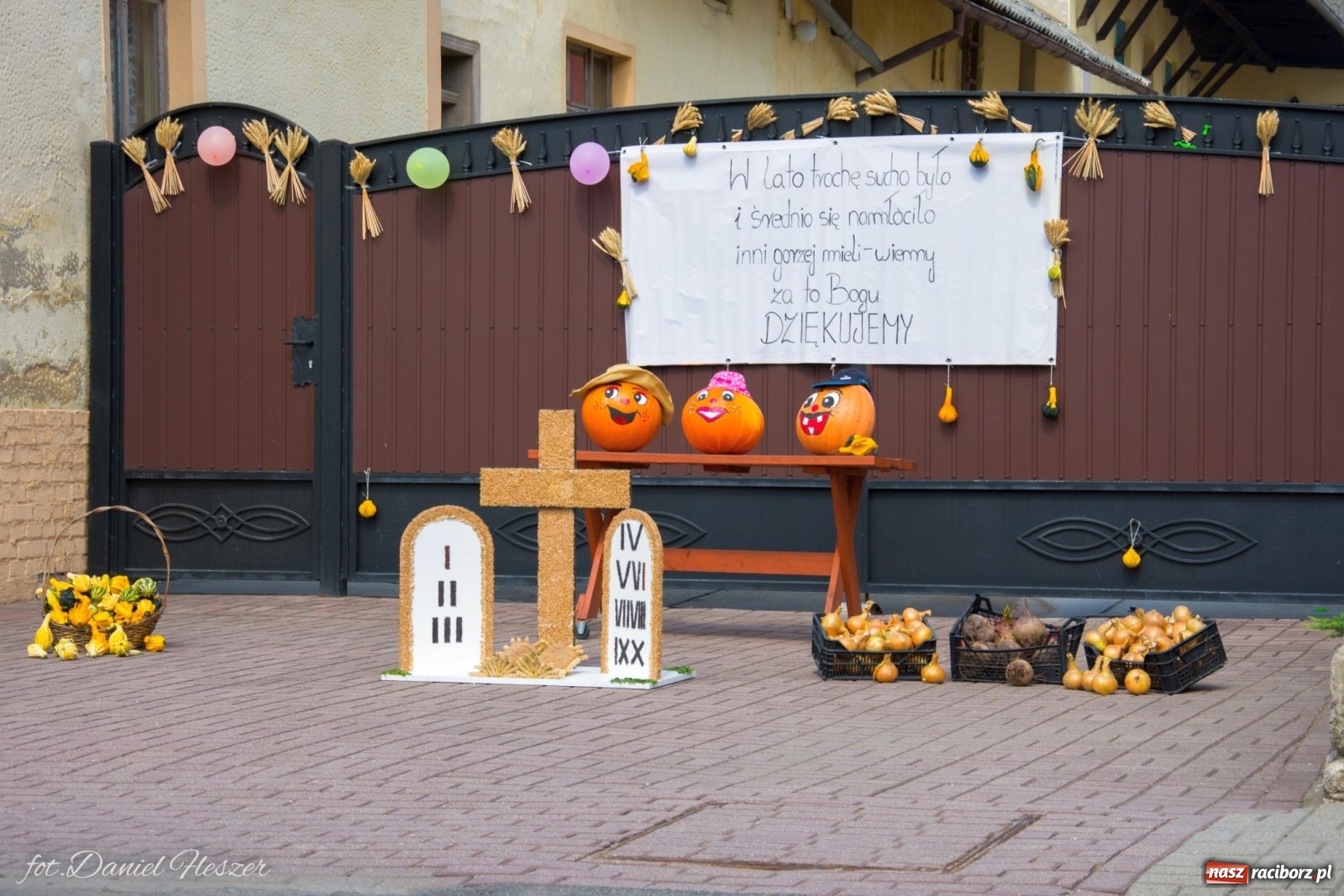 Zdjęcie w galerii na portalu naszraciborz.pl: Dożynki w Pietrowicach z lotu ptaka [WIDEO]  wiadomości z regionu